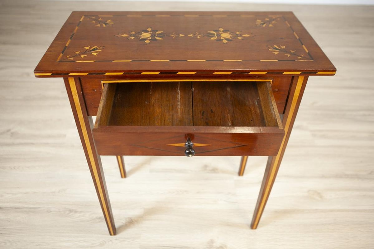 Inlaid Walnut Side Table, Late 19th Century For Sale 7