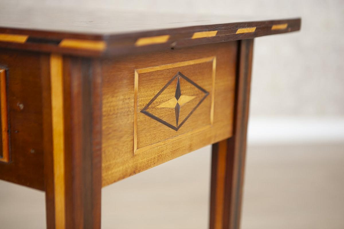 Inlaid Walnut Side Table, Late 19th Century For Sale 5