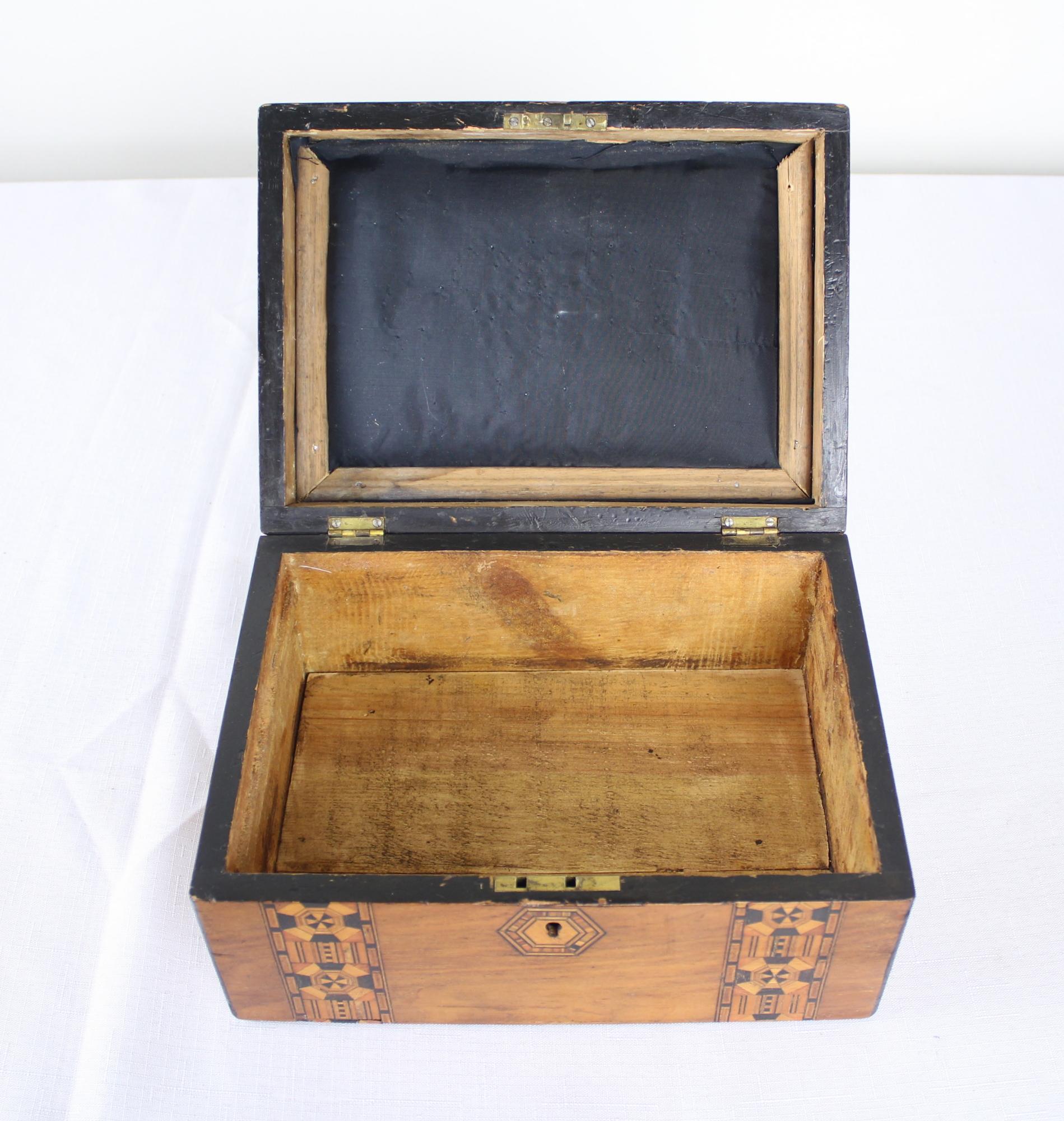 19th Century Inlaid Walnut Tumbridgeware Box For Sale