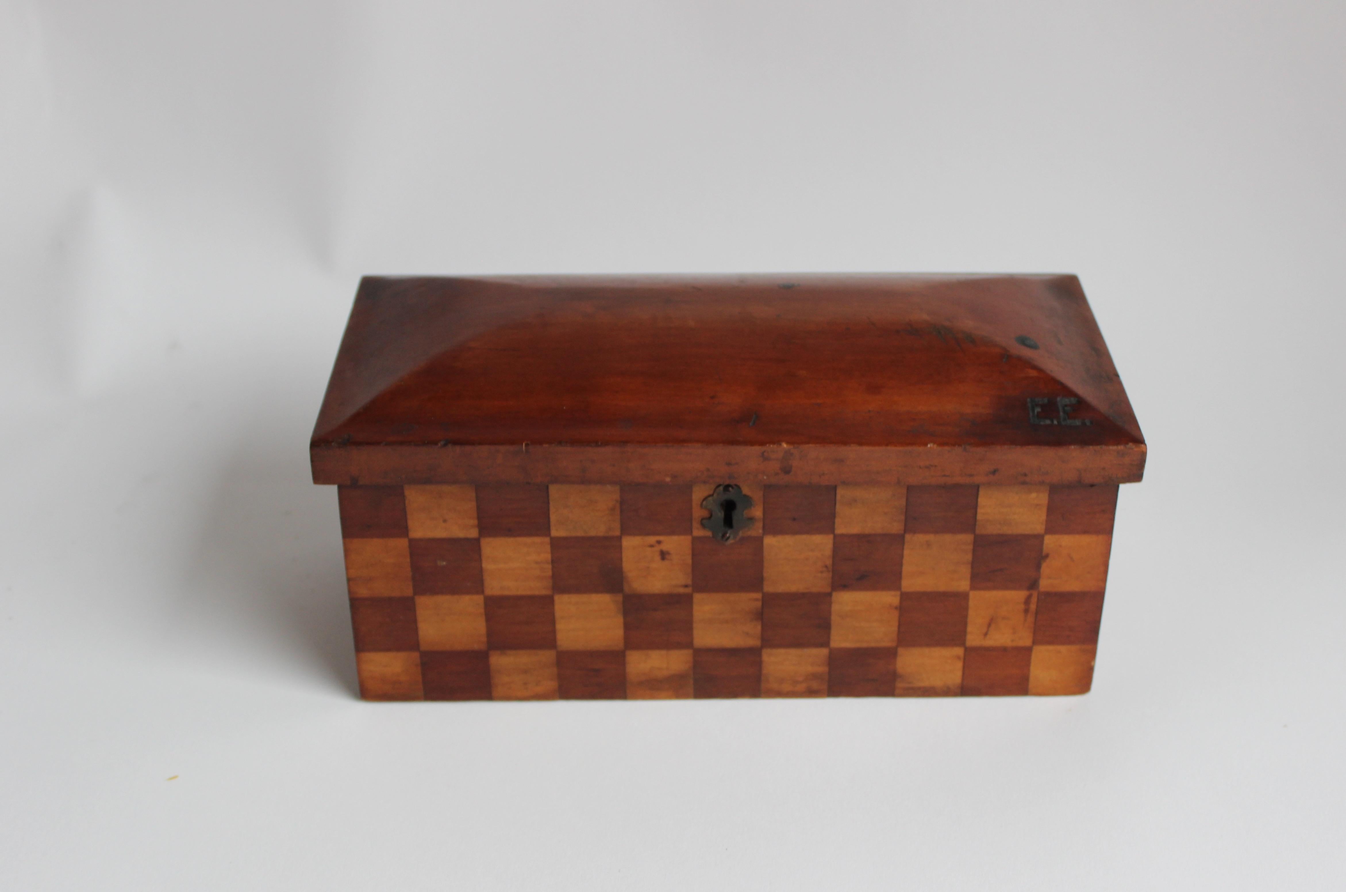 Inlaid Wood Checker Box 4