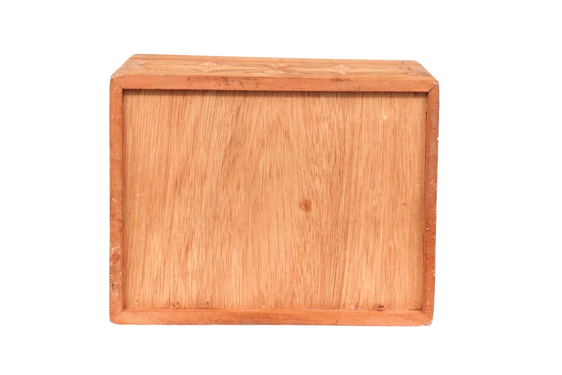 Intarsien-Schmuckkästchen aus Holz im Angebot 4