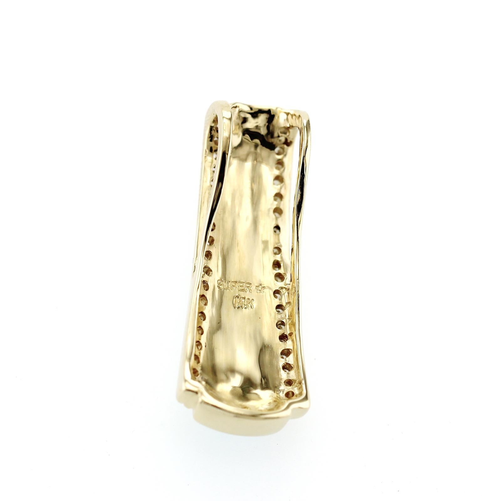 Pendentif en or jaune 14K avec turquoise de laboratoire incrustée et diamant 
