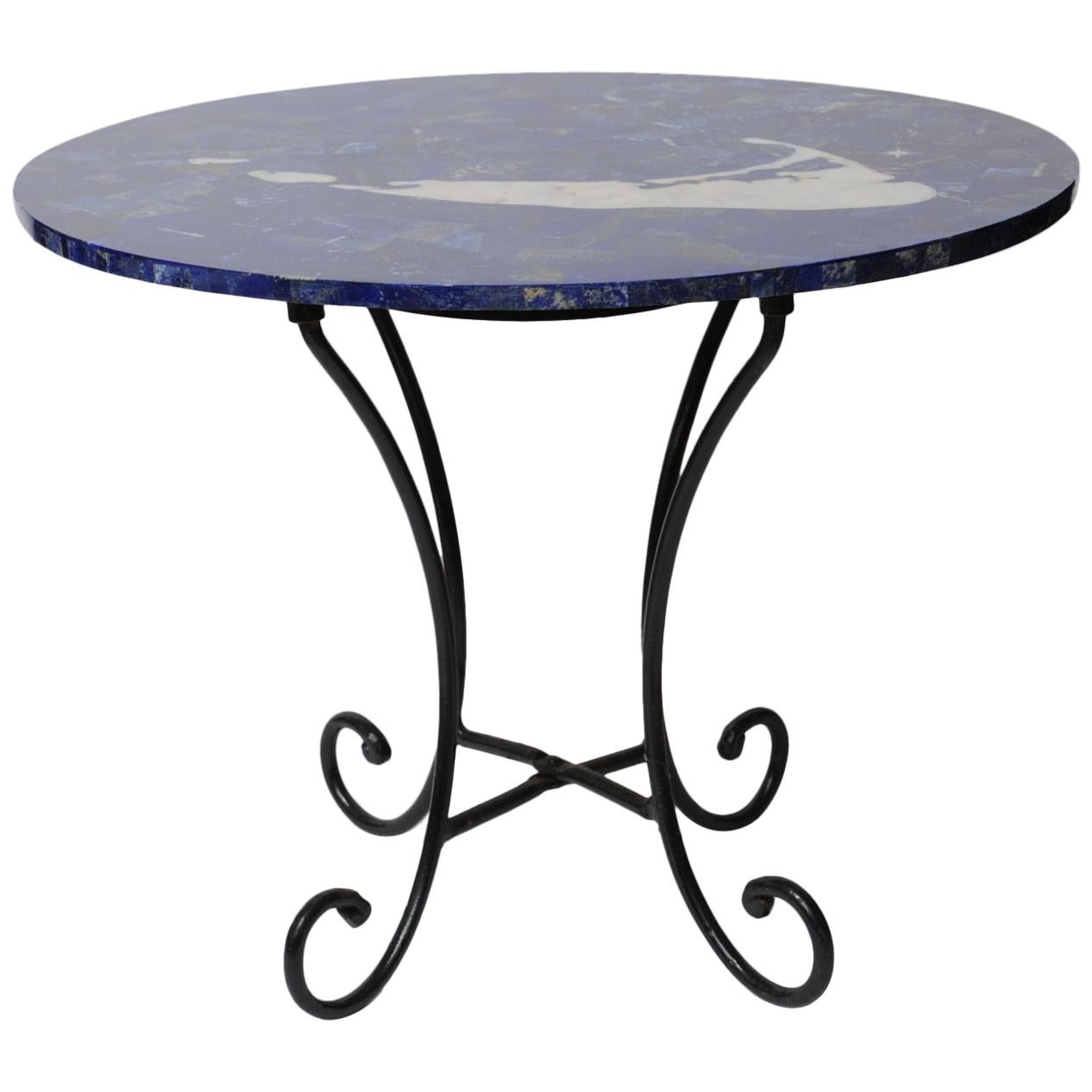 Incrustation de lapis, de nacre et de marbre Pietra Dura de Nantucket sur base de fer en vente