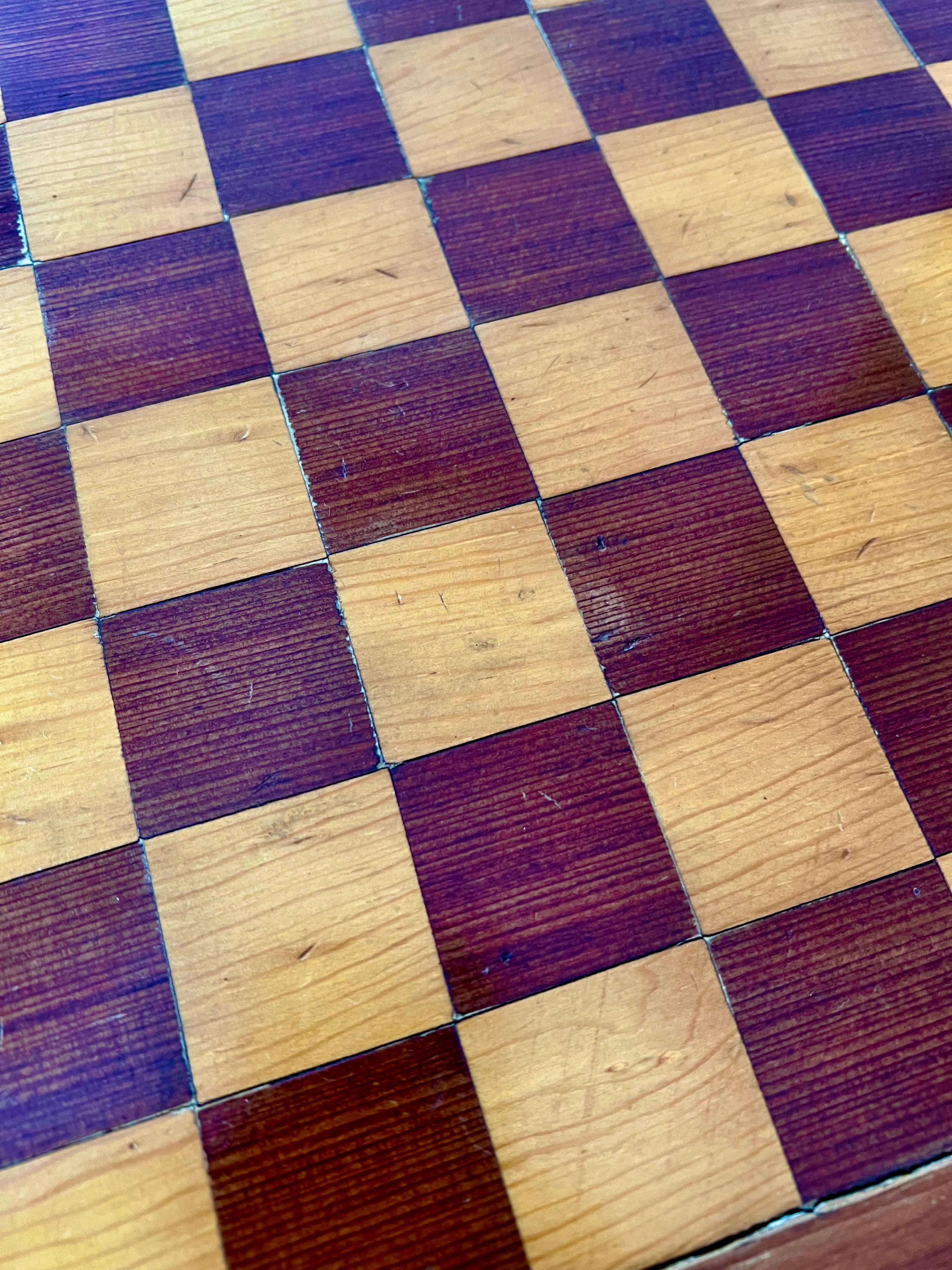 Inlay Wood Chess or Checker Board with Wide Wooden Perimeter and Felt Backing In Good Condition For Sale In Los Angeles, CA