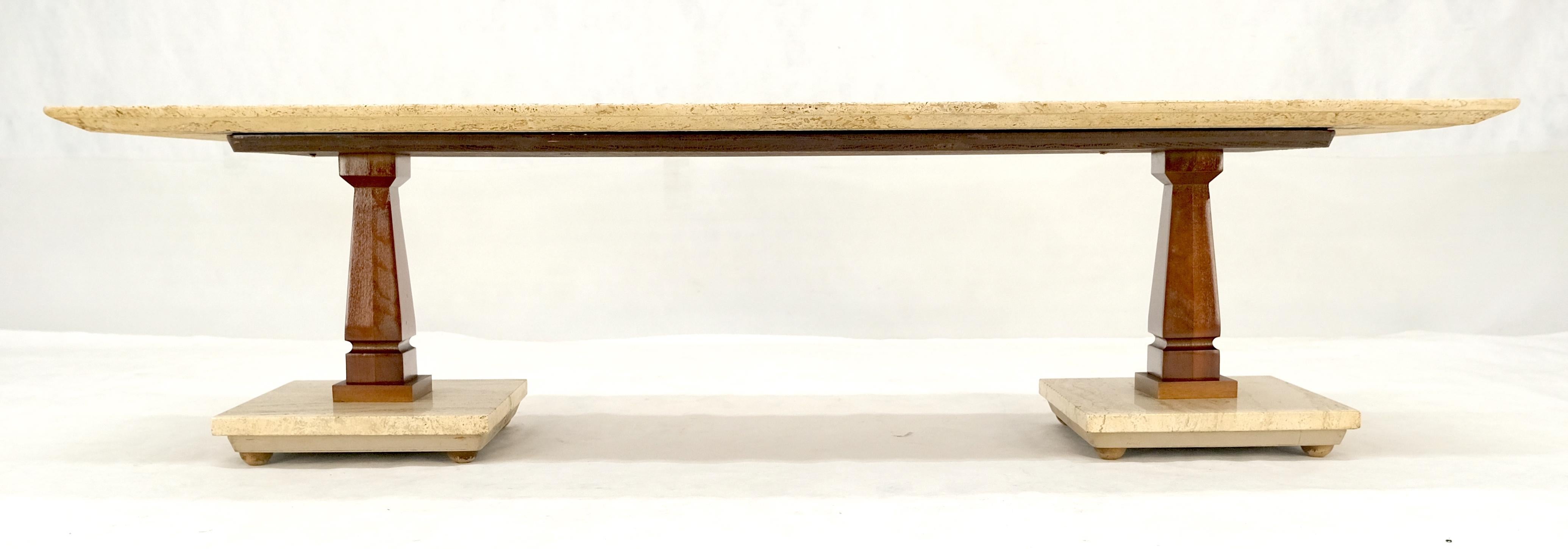 Mid-Century Modern Table basse en travertin incrusté 18x60