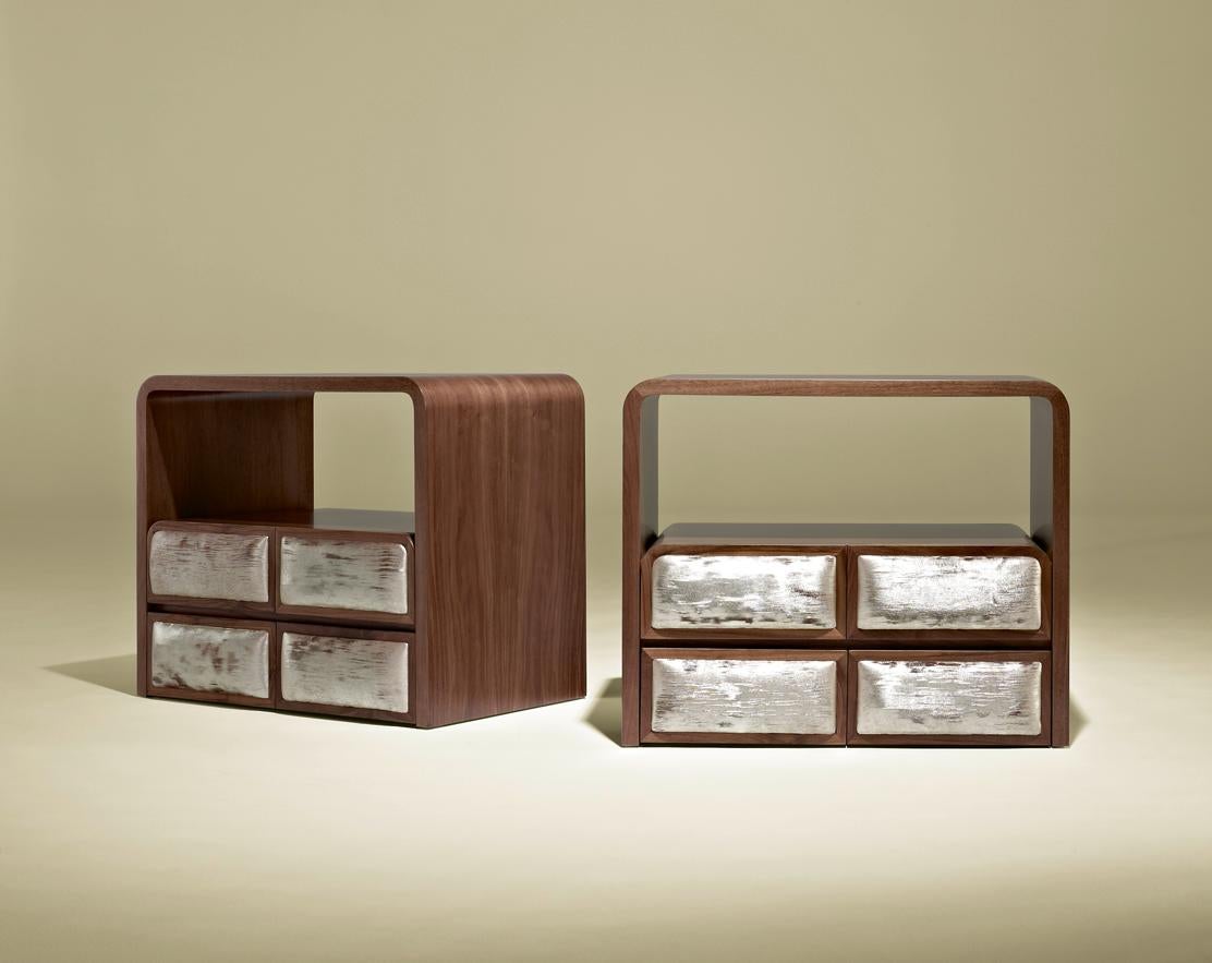 Bedside tables in walnut matte with 4 drawers upholstery


Bespoke / Customizable
Identical shapes with different sizes and finishings.
All RAL colors available. (Mate / Half Gloss / Gloss).