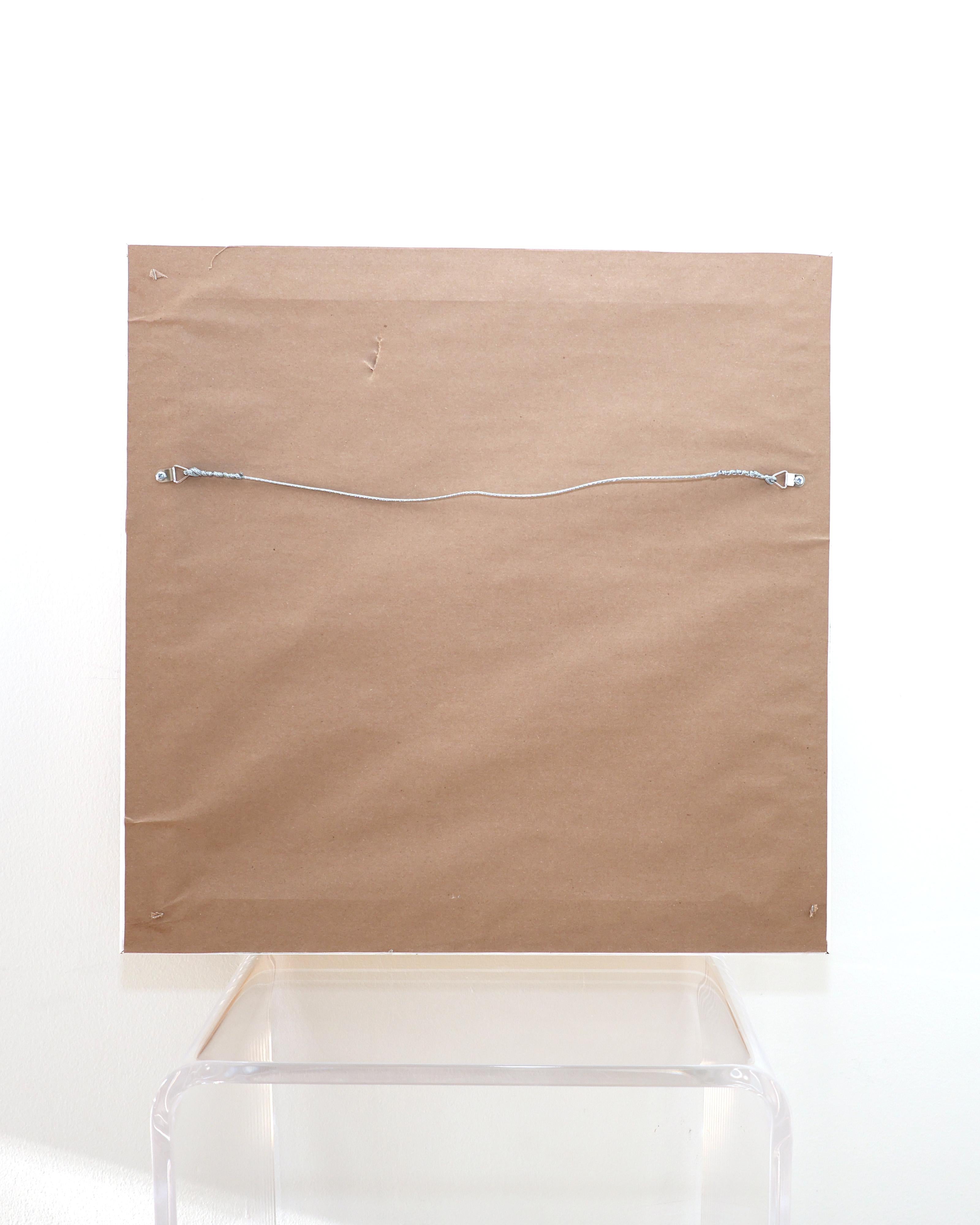 Dieses gerahmte Gemälde von Inna Karchuk fängt sanft das Gefühl eines Kindes ein, das von der Natur umarmt wird - als ob es sich unter einem Baldachin aus Blättern und Licht befindet. Durch die übereinander liegenden Pinselstriche in erdigem Grün,