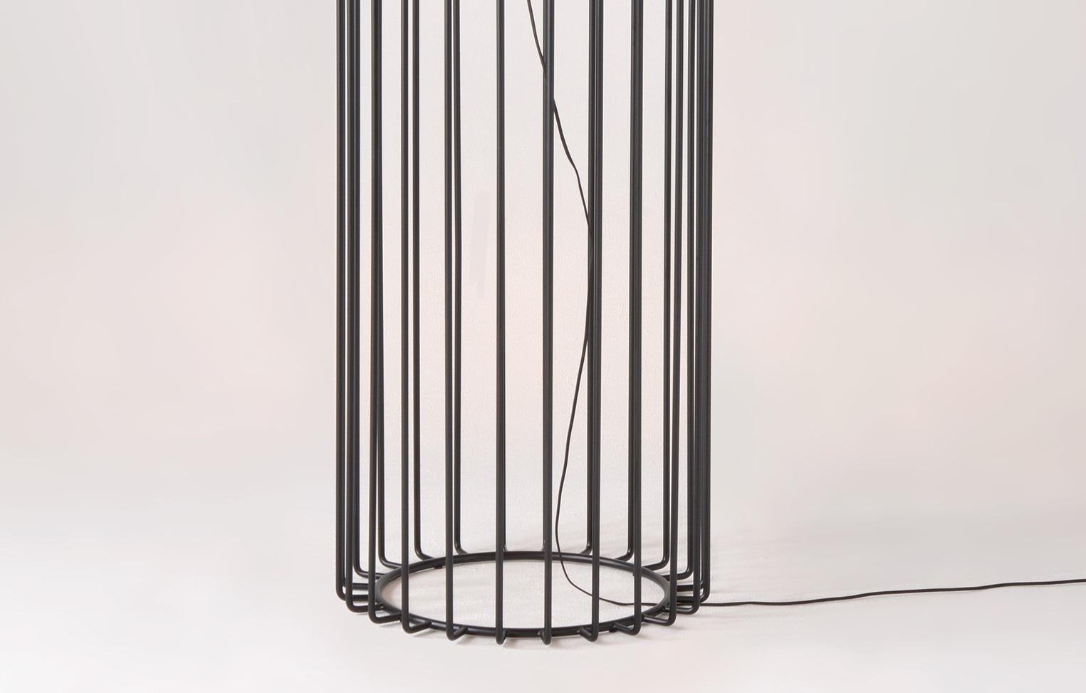 Lámpara de pie alta Inner Beauty de Phase Design Estadounidense en venta