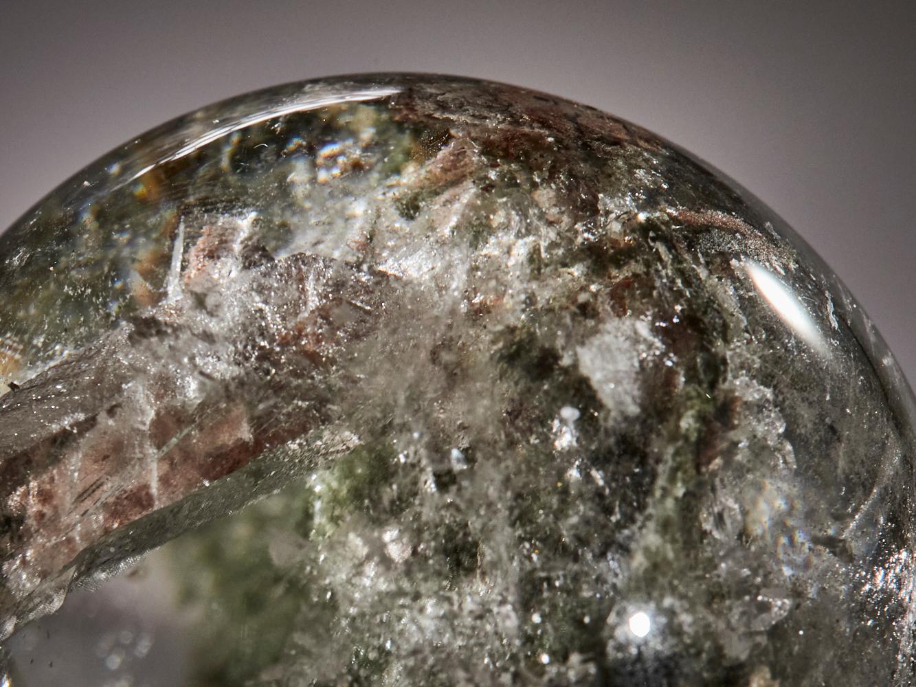 Quartz Paysage intérieur - Sphère de quartz avec inclusion de cristaux en vente