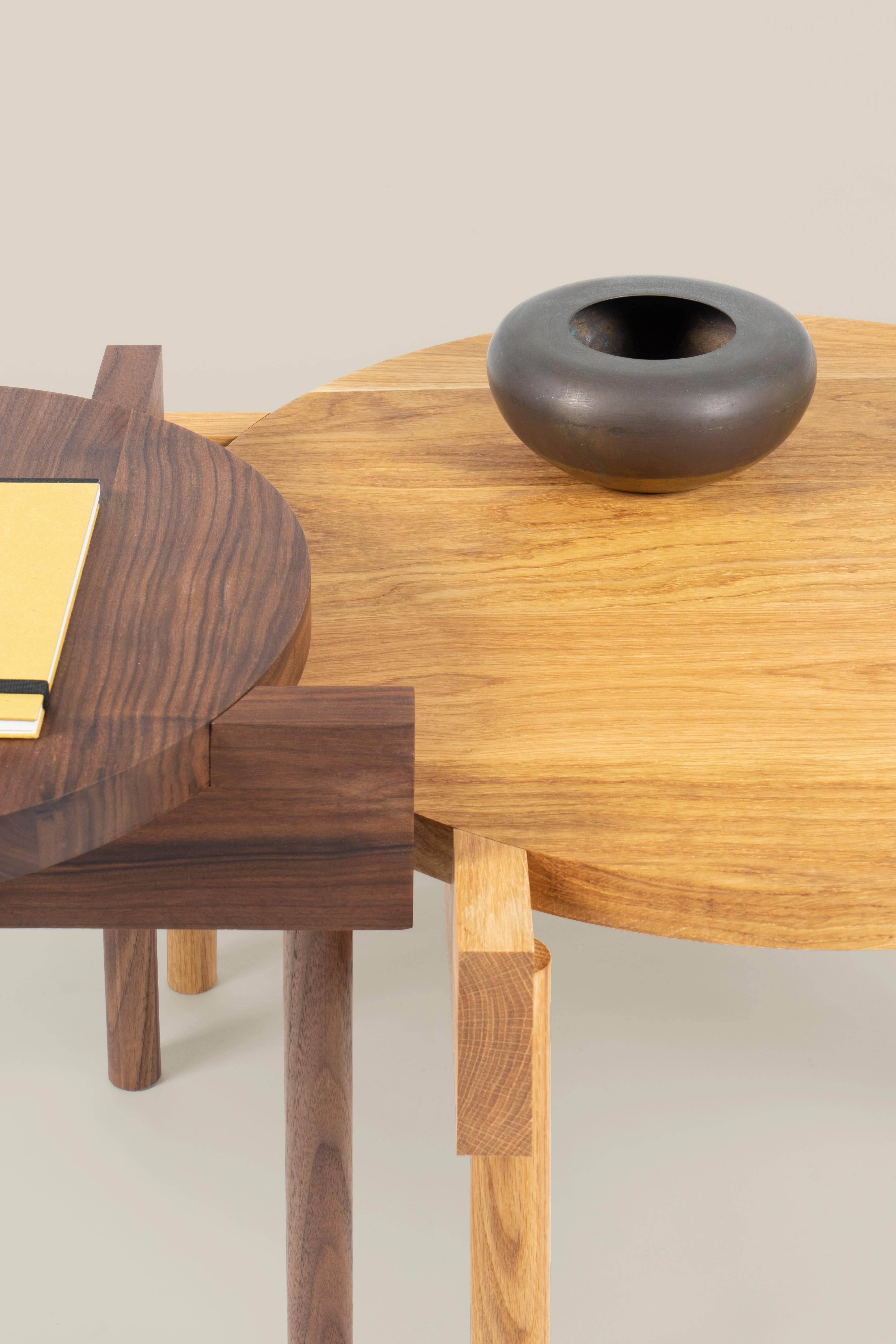 XXI secolo e contemporaneo Overlapping Walnut Coffee Table with Round Top Insert by Antonio De Marco in vendita