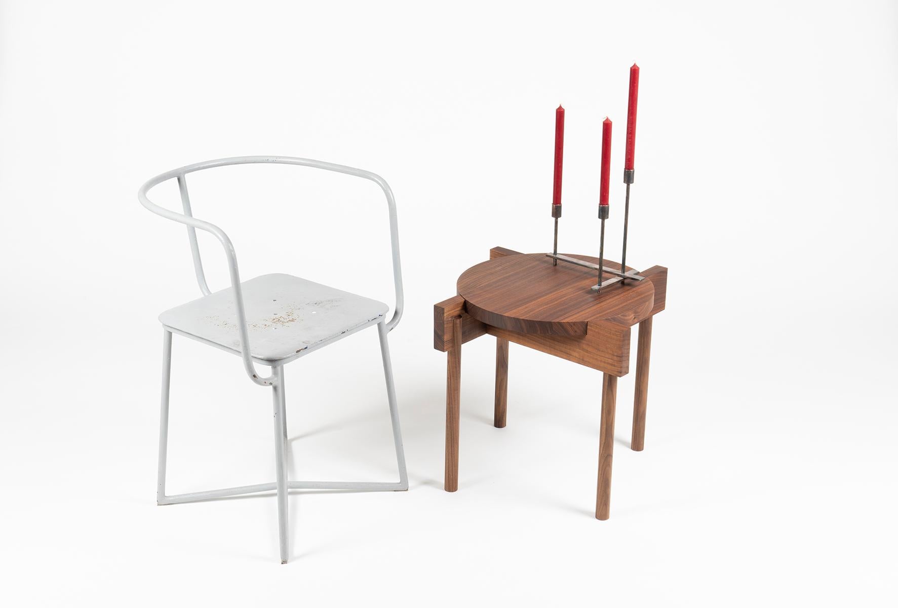 Overlapping Walnut Side Table with Round Top Insert by Antonio De Marco in vendita 3