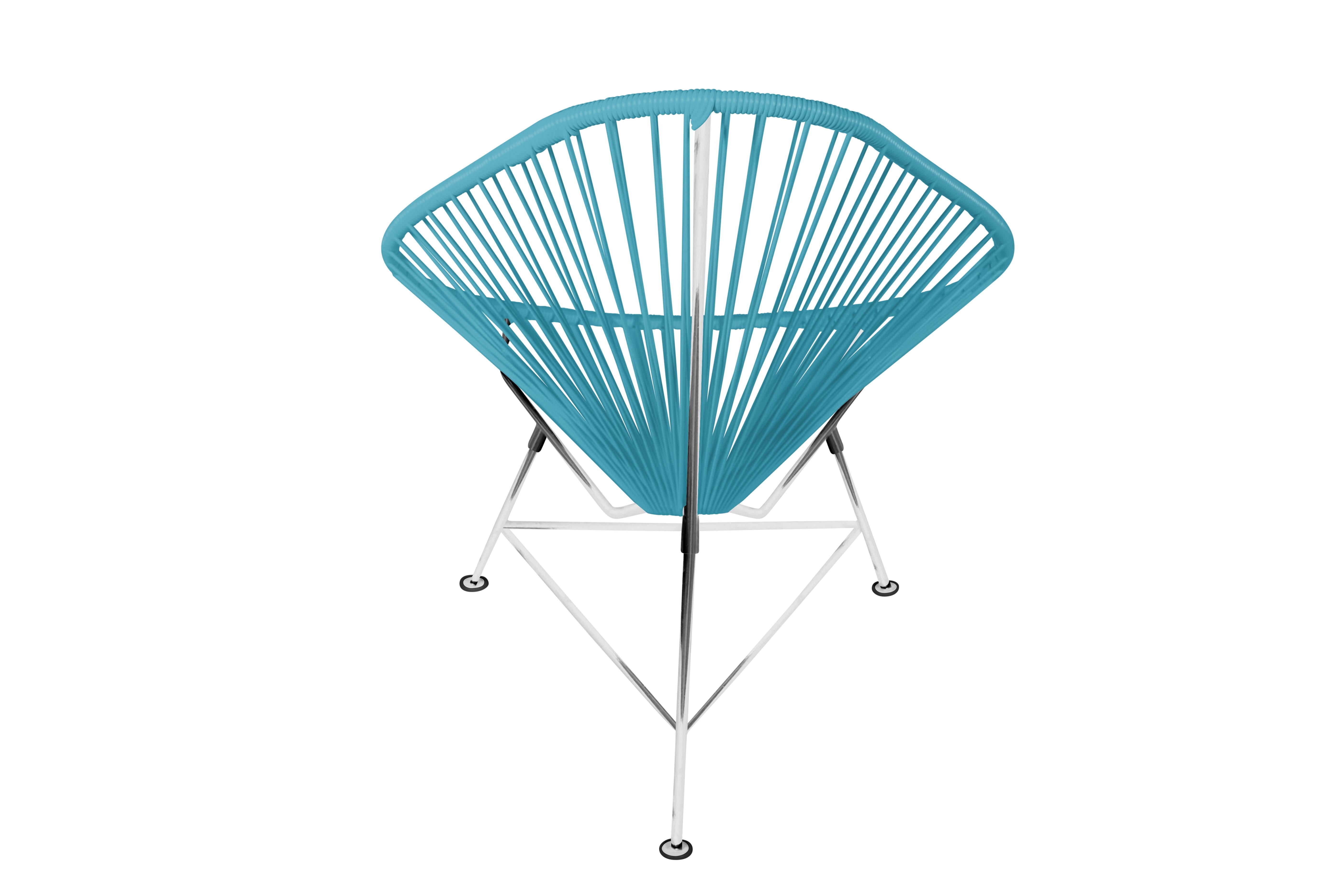 Fait main Innit Designs - Chaise Acapulco - Tissage bleu sur cadre chromé en vente