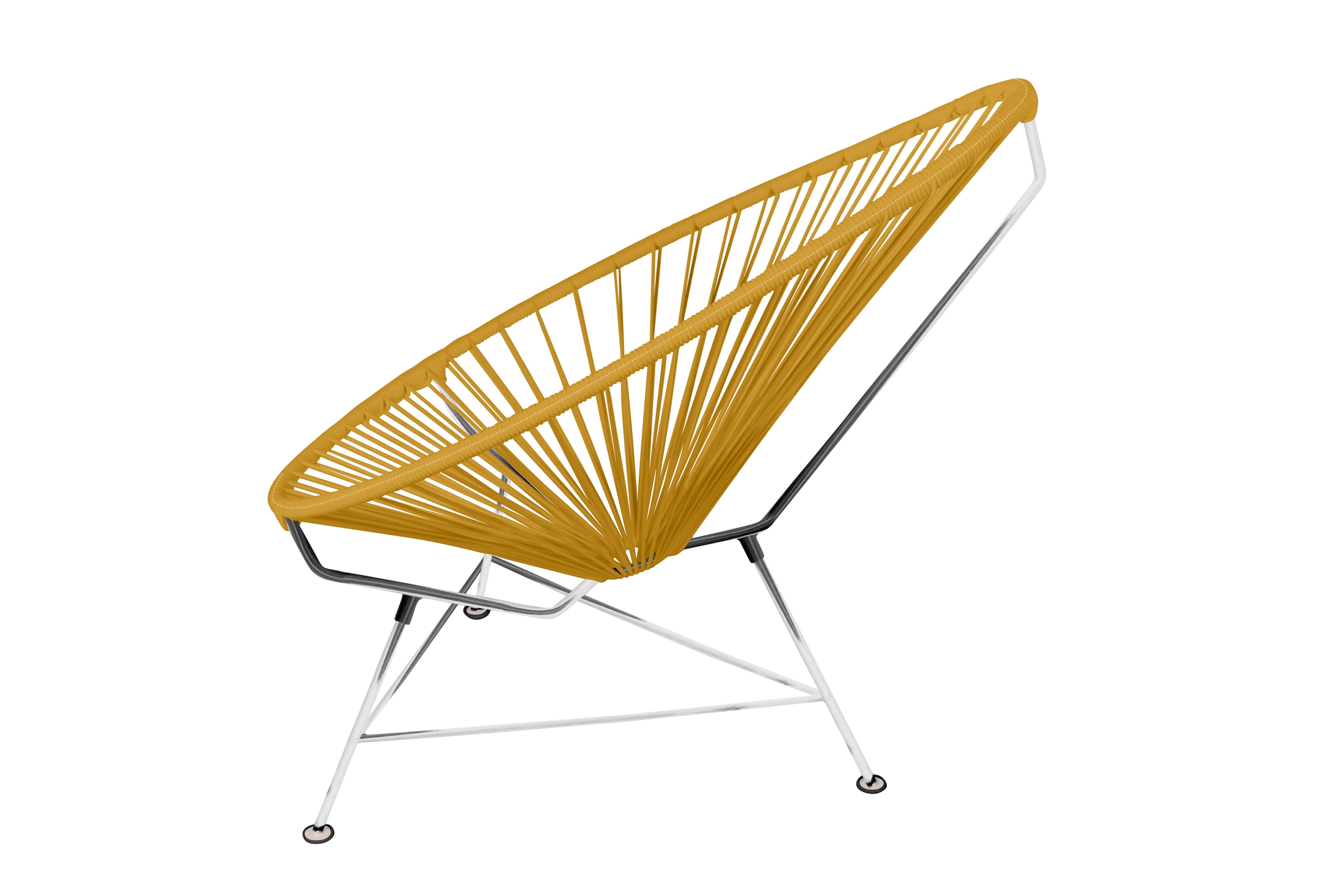 Moderne Innit Designs - Chaise Acapulco - Tissage caramel sur cadre chromé en vente