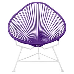 Innit Designs fauteuil Acapulco tissage violet sur cadre blanc