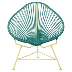 Innit Designs: Acapulco-Stuhl mit türkisfarbenem Gewebe auf gelbem Rahmen