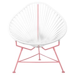 Innit Designs chaise Acapulco tissée en blanc sur cadre corail