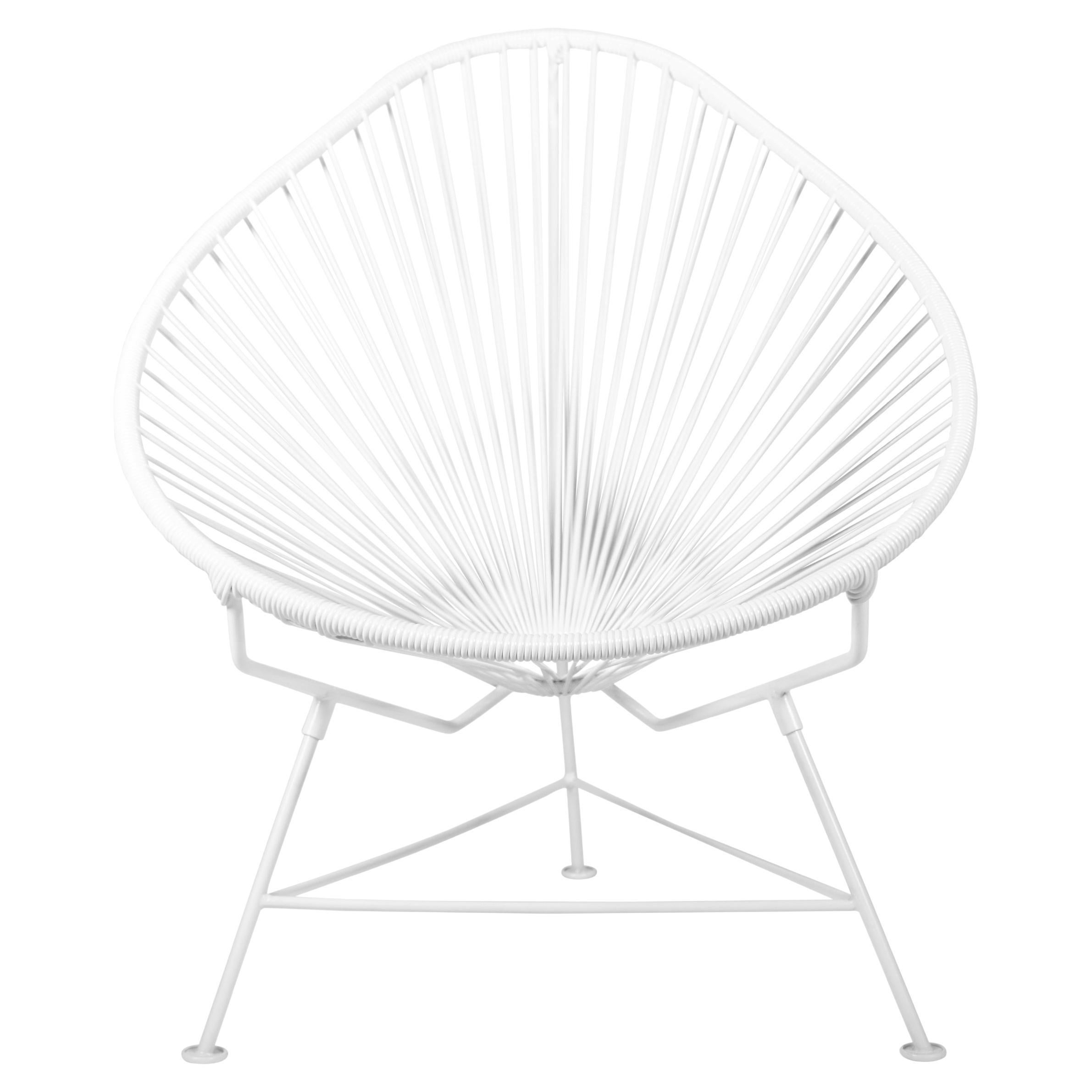Innit Designs chaise Acapulco tissée en blanc sur cadre blanc