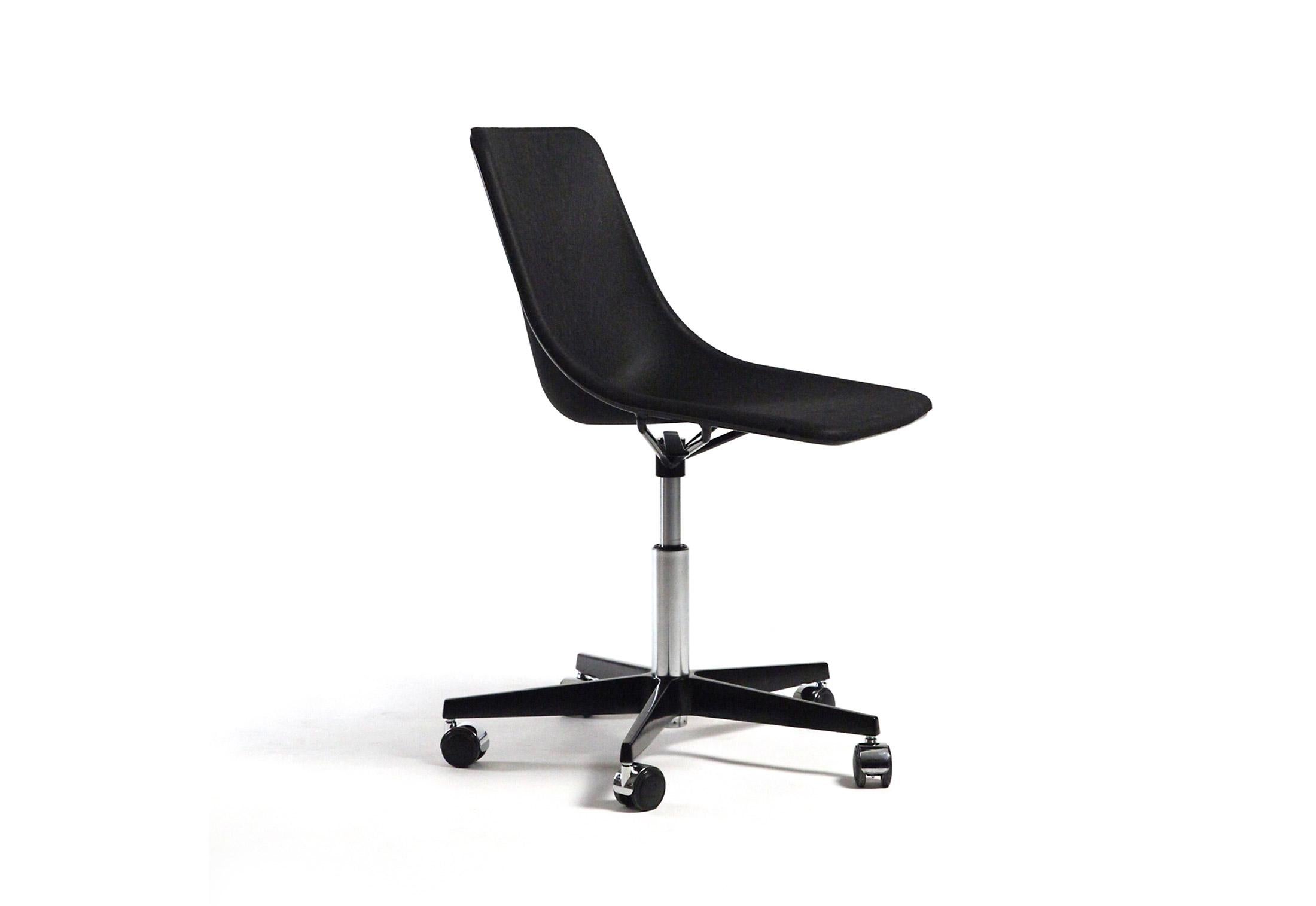 Customizable Inno Kola Light Chair by Mikko Laakonen For Sale 9