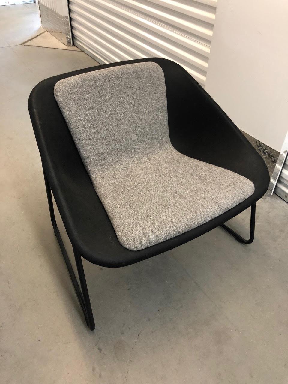 Kola Light is a casual meeting or dining chair. Kola is aesthetically and weight wise a light chair making it fit both public and private modern interiors. The seat, manufactured of 100% recyclable polyester felt, is part of the supporting