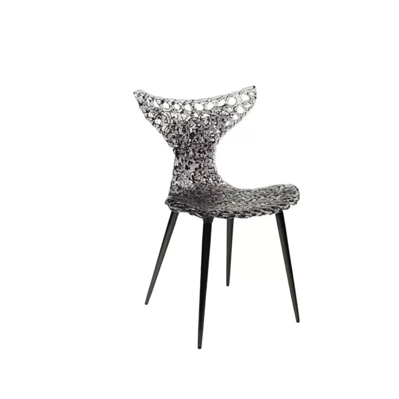 Silla innovadora - Diseño fluido con reflejos luminosos y atrevidas opciones de color Latón en venta
