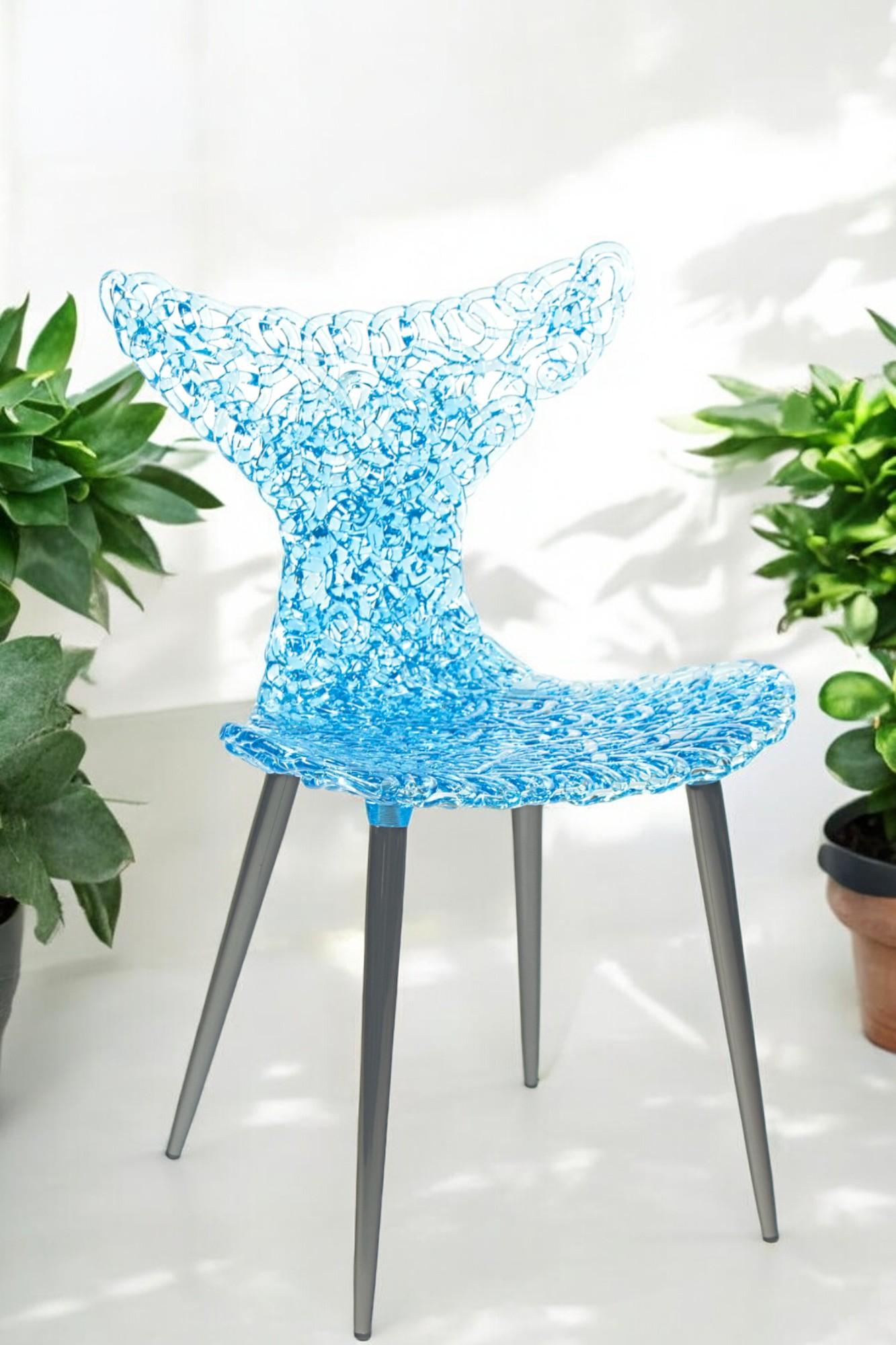 Art Déco Sedia innovativa - Design fluido con riflessi di luce e opzioni di colore audaci in vendita