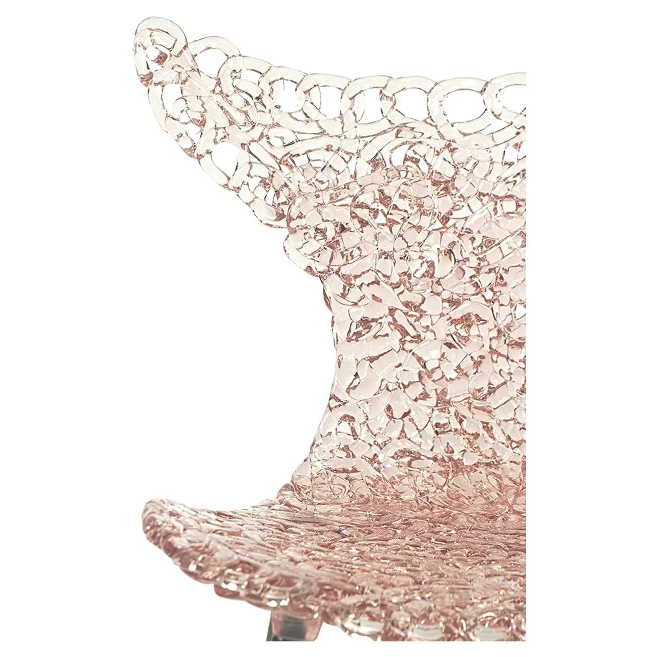 XXI secolo e contemporaneo Sedia innovativa - Design fluido con riflessi di luce e opzioni di colore audaci in vendita