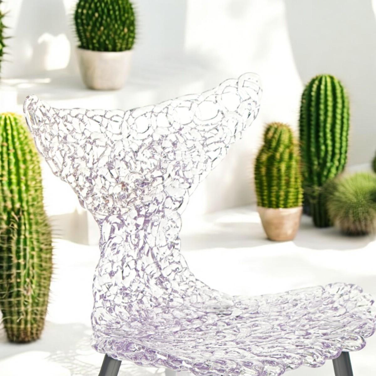 Sedia innovativa - Design fluido con riflessi di luce e opzioni di colore audaci In condizioni Nuovo in vendita a Monroe, NY