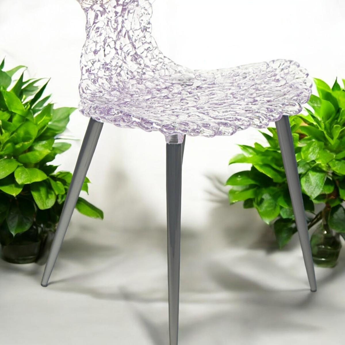 XXI secolo e contemporaneo Sedia innovativa - Design fluido con riflessi di luce e opzioni di colore audaci in vendita