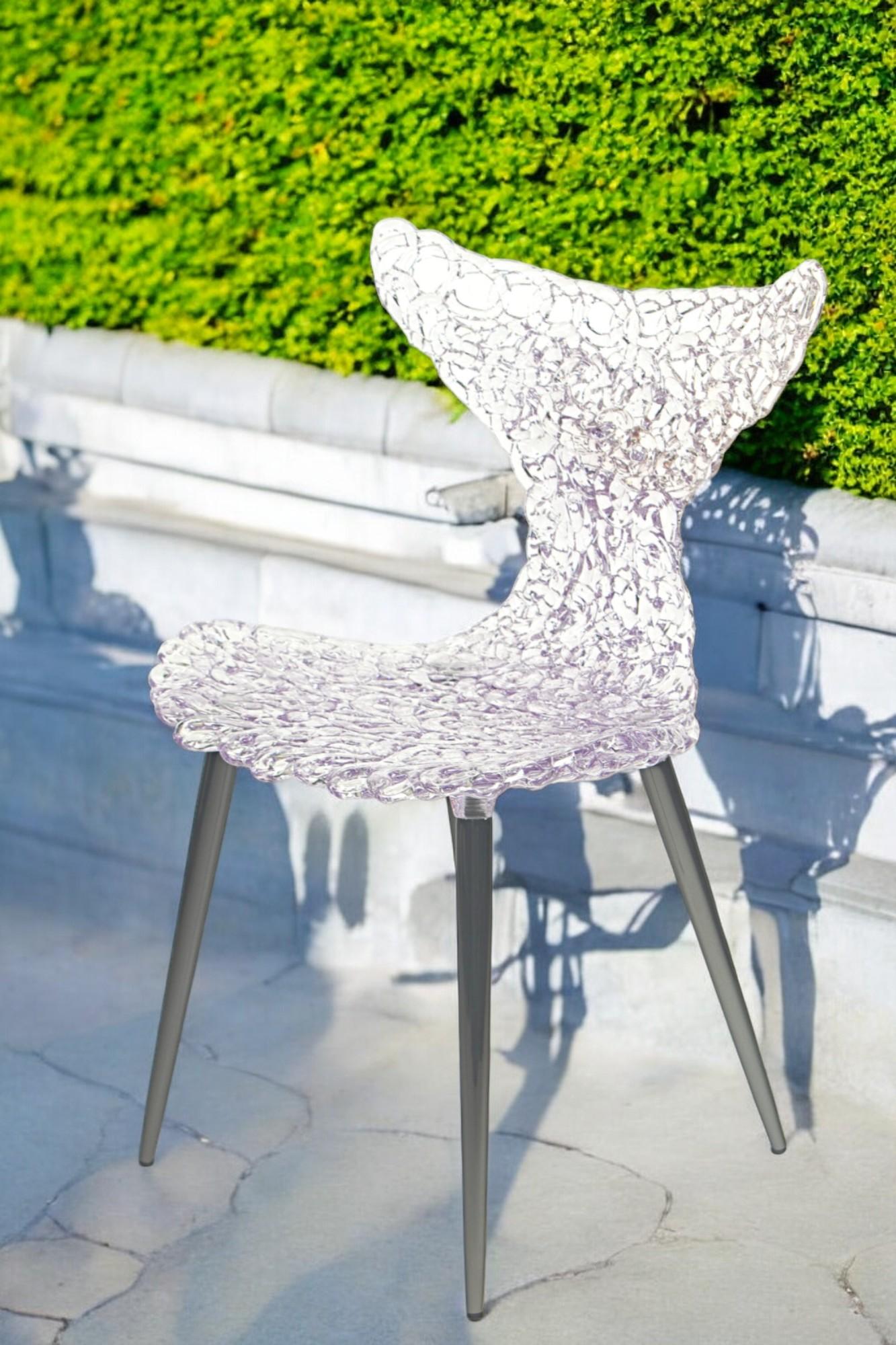 Art Déco Sedia innovativa - Design fluido con riflessi di luce e opzioni di colore audaci in vendita