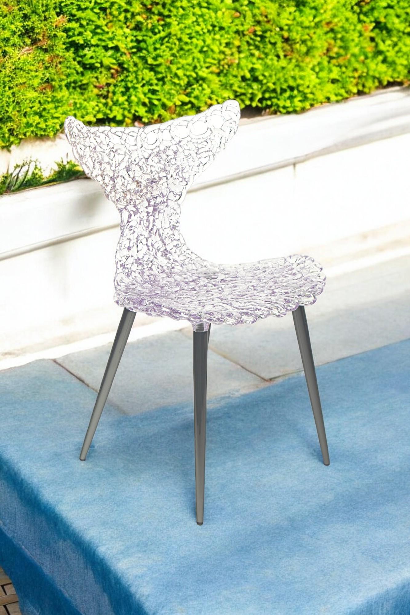 Americano Sedia innovativa - Design fluido con riflessi di luce e opzioni di colore audaci in vendita