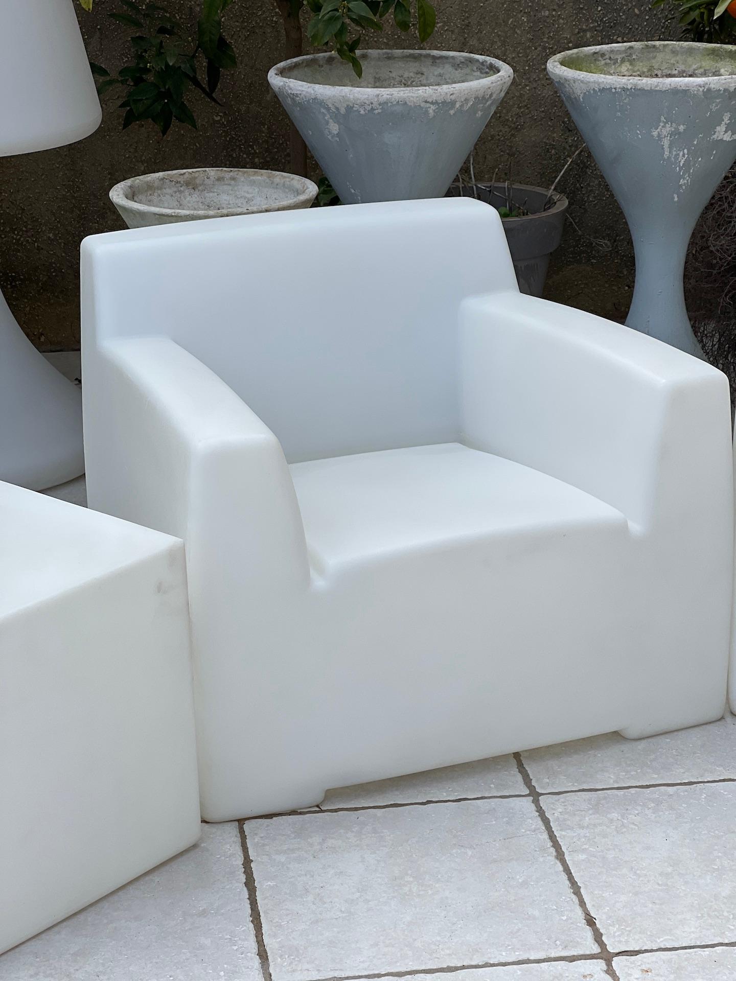 Inout Garden Set in White Opal Polyethylene and White by Paola Navone for Gervas 3