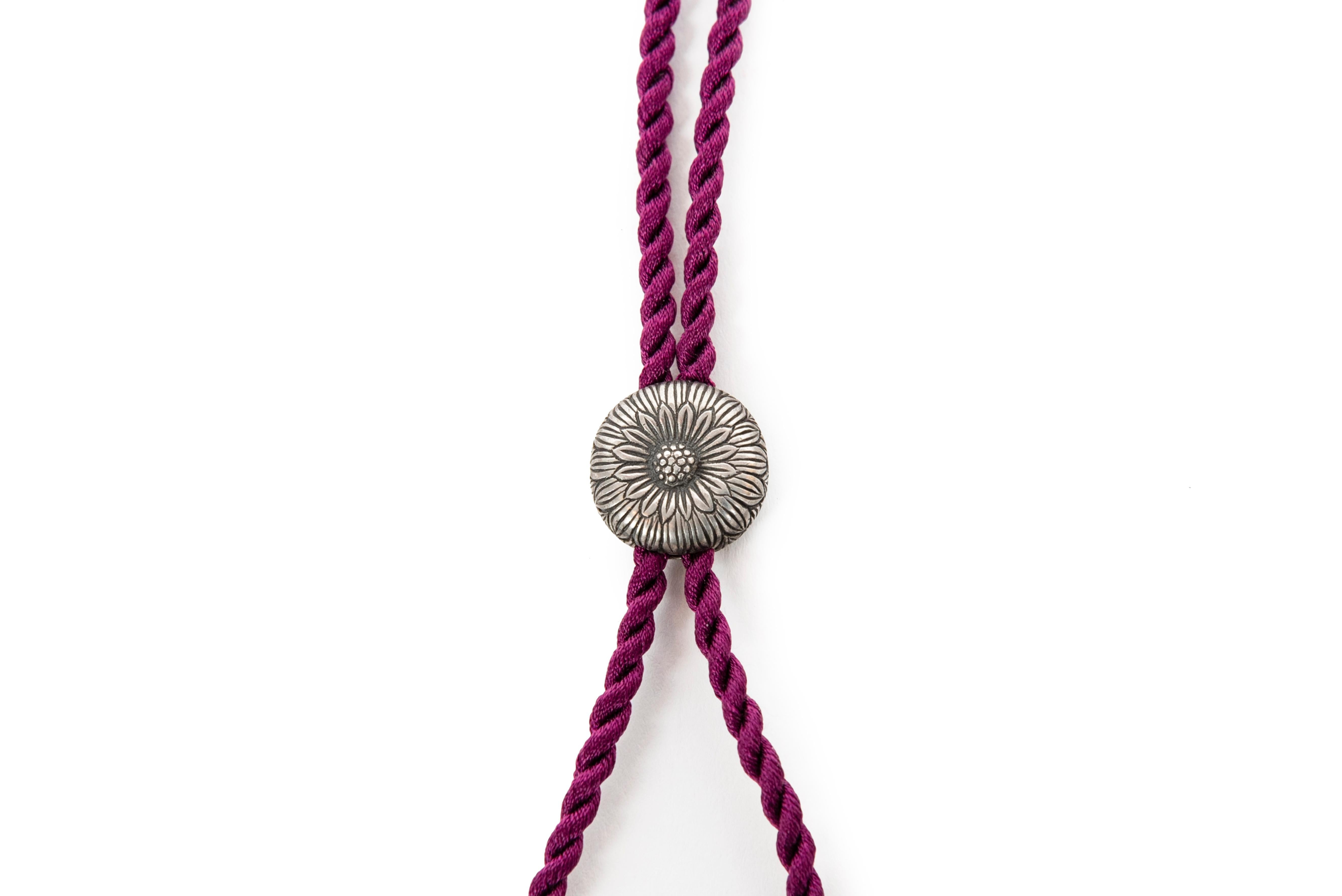 Inro en laca dorada kinji representando flores de crisantemo en todos los lados siglo XIX en venta