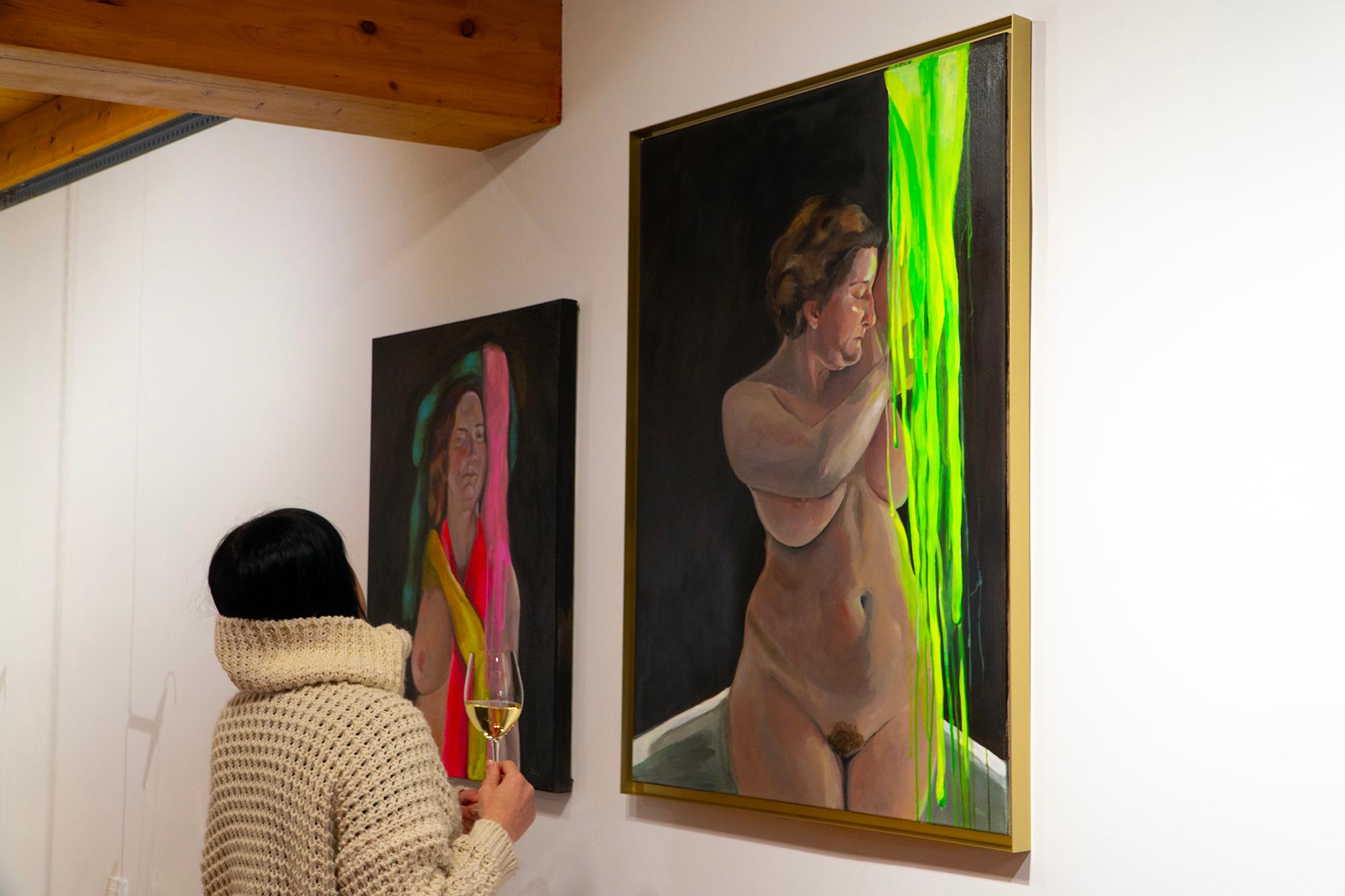 Contemporary Figurative Nude Female in Bathtub Fluorescent Green Dripping Liquid im Angebot 2