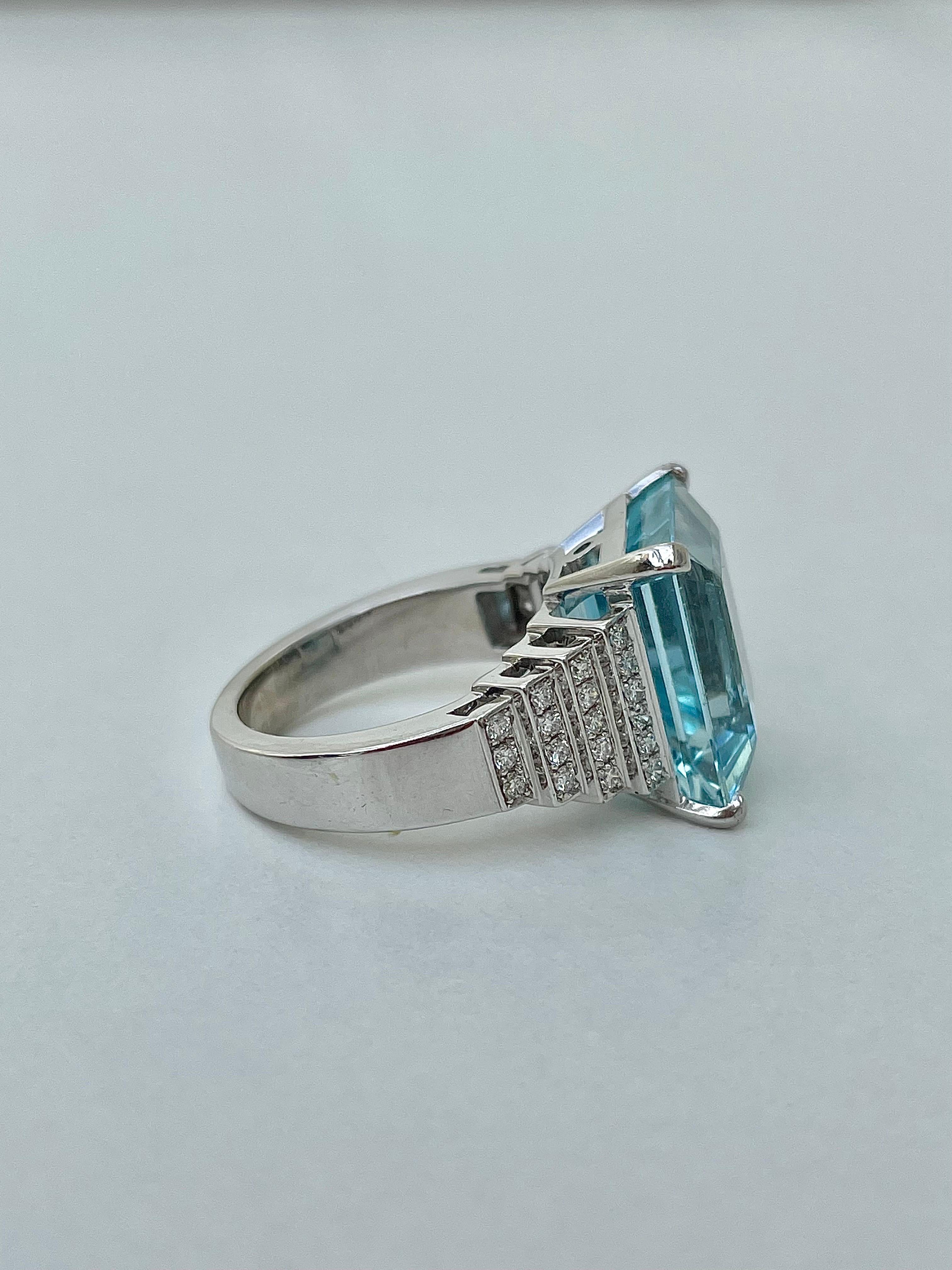 Art Deco Insane Vintage 18ct White Gold Aquamarine and Diamond Cocktail Ring For Sale