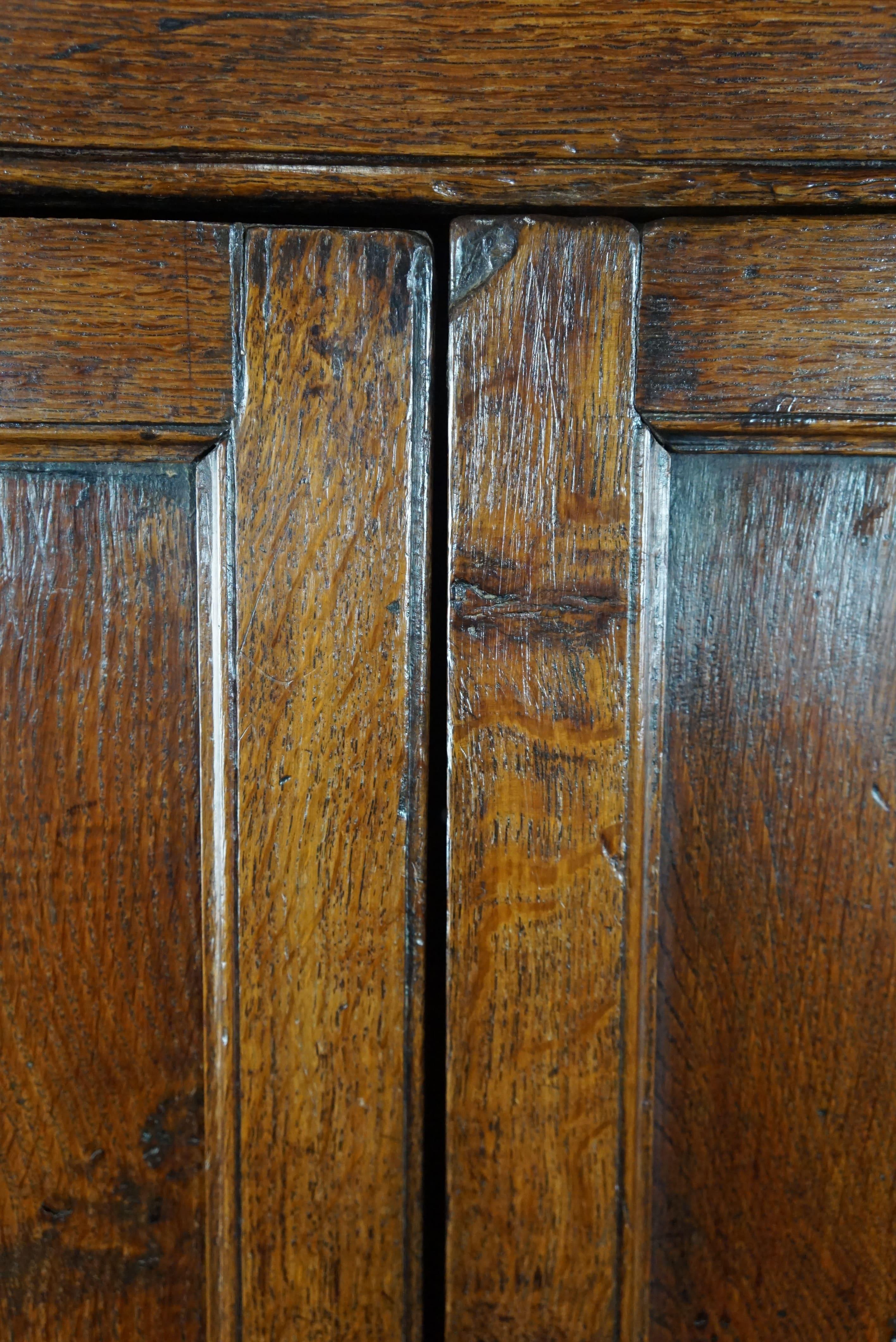 Insanely beautiful antique oak 4-door cupboard, 18th century For Sale 7