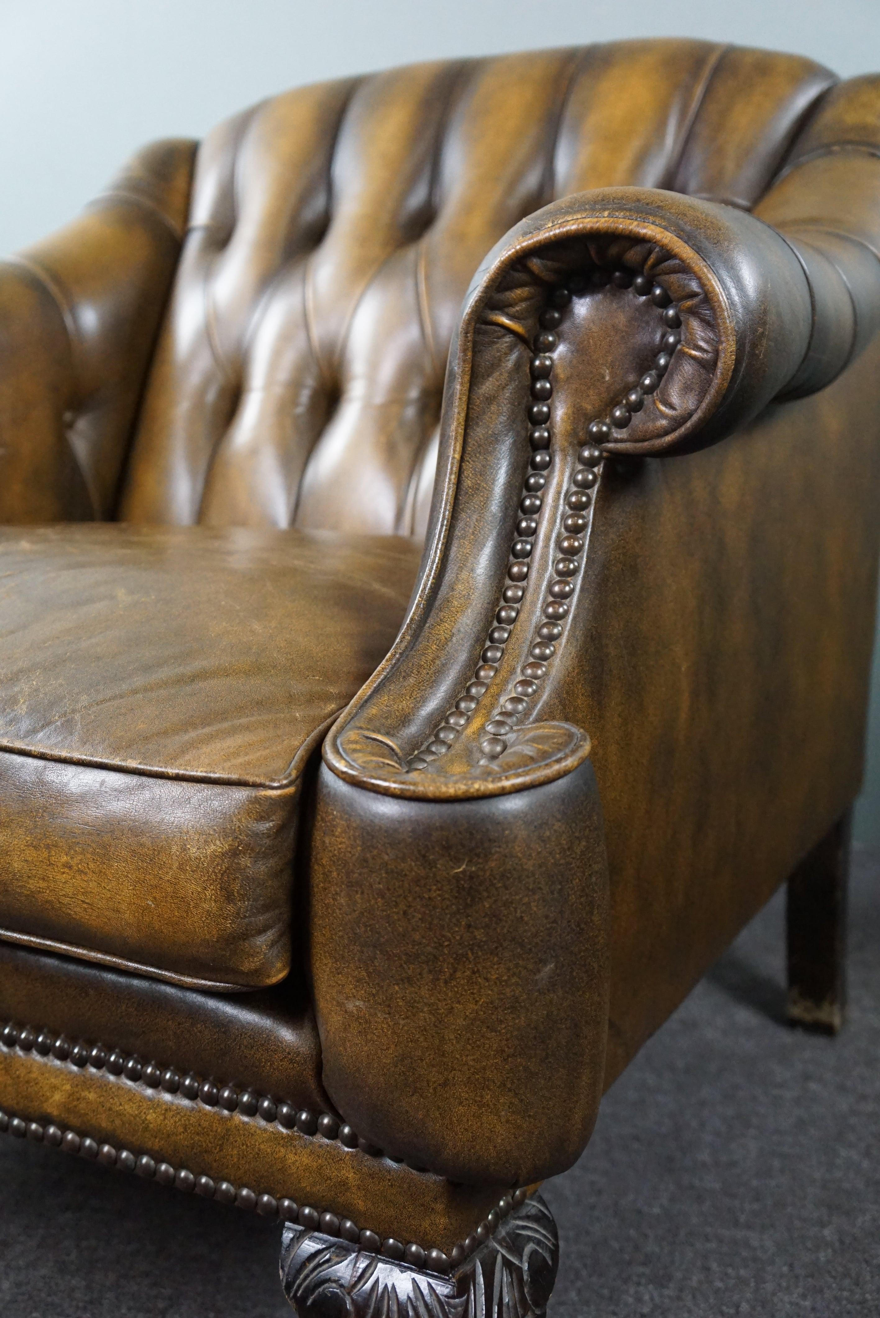 Insanely unique set of two cowhide leather Chesterfield armchairs/arm chairs For Sale 7