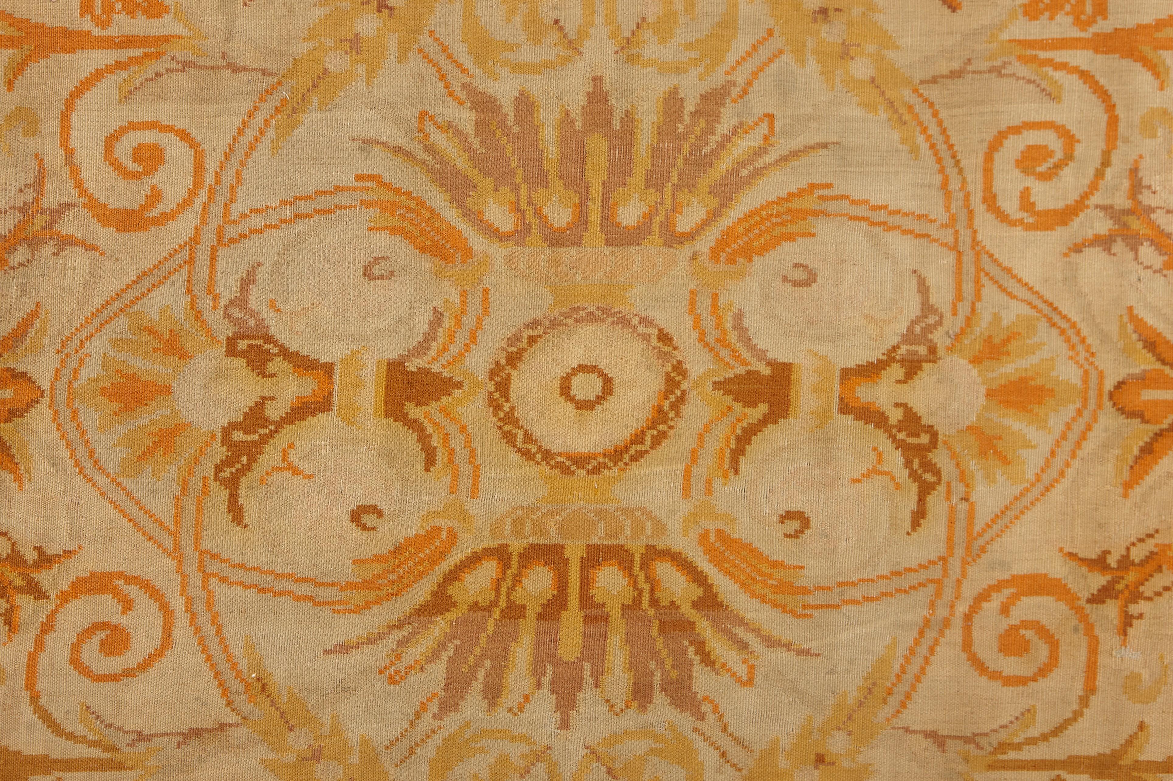 Si l'Europe n'est pas le berceau de l'art du tissage de tapis empilés, cet art a certainement attiré un public suffisamment large sur le continent pour justifier la création d'une industrie florissante de tissage de tapis. Bien que les tapis aient