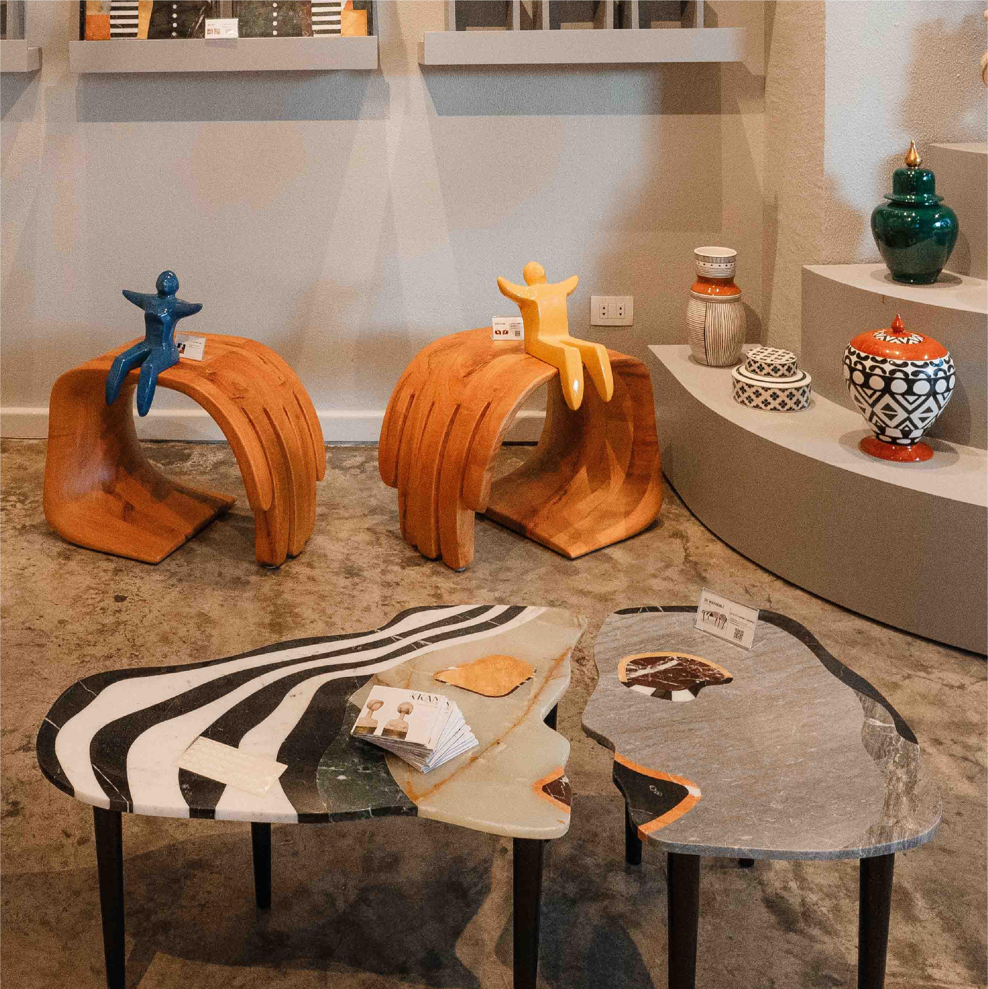 Inseparable - Artistic Man And Woman Face Marble And Metal Coffee Table In New Condition For Sale In Giza Governorate, EG