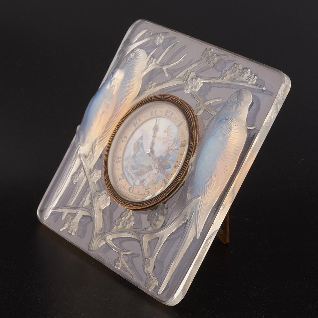 Art déco Inséparables Une horloge Art Déco par Rene Lalique (1860 - 1945) en vente
