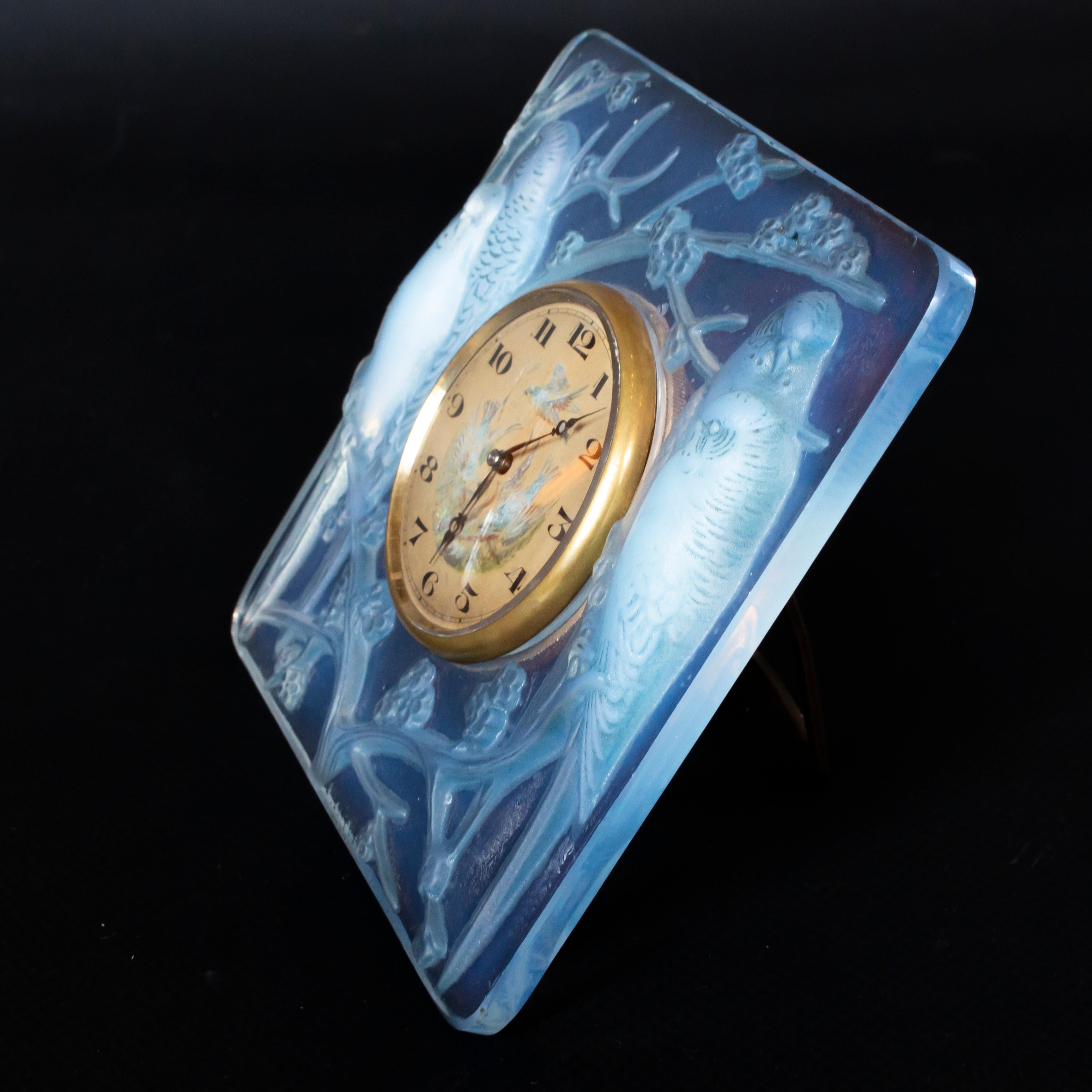 Mid-20th Century Inséparables Art Deco Glass Clock by René Lalique