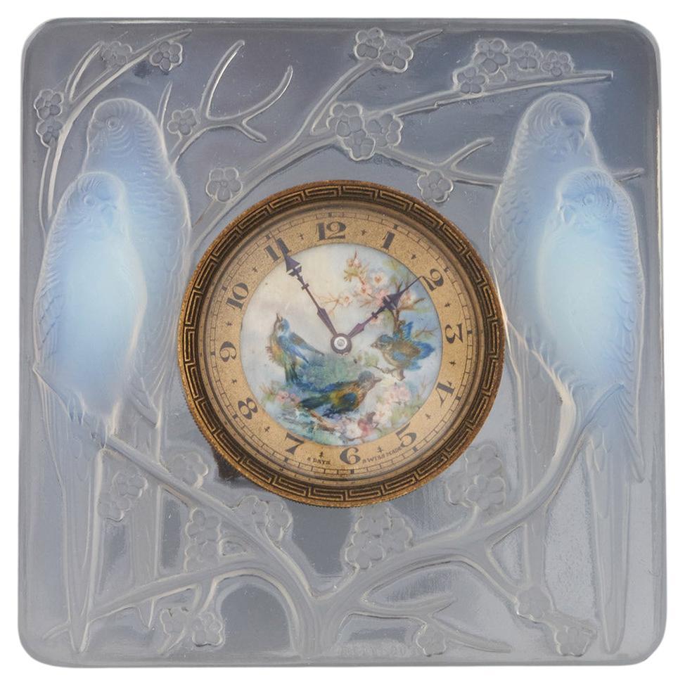 'Inseperables' an Oplaescent Glass Clock by Rene Lalique circa 1930 For Sale