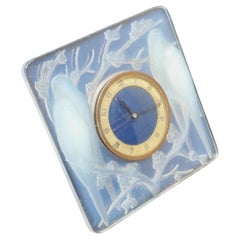 „Inseperables“ Opalisierende Art-Déco-Uhr von Rene Lalique