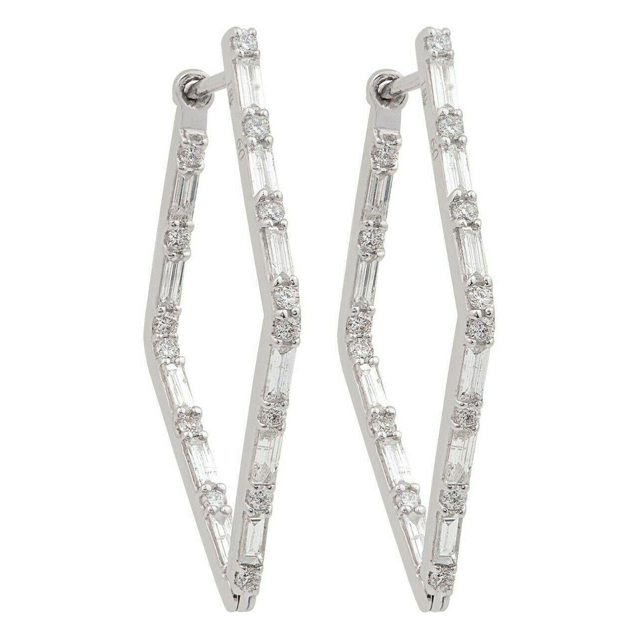 Ausgestattete Baguette-Diamant-Ohrringe aus 14 Karat Gold im Angebot