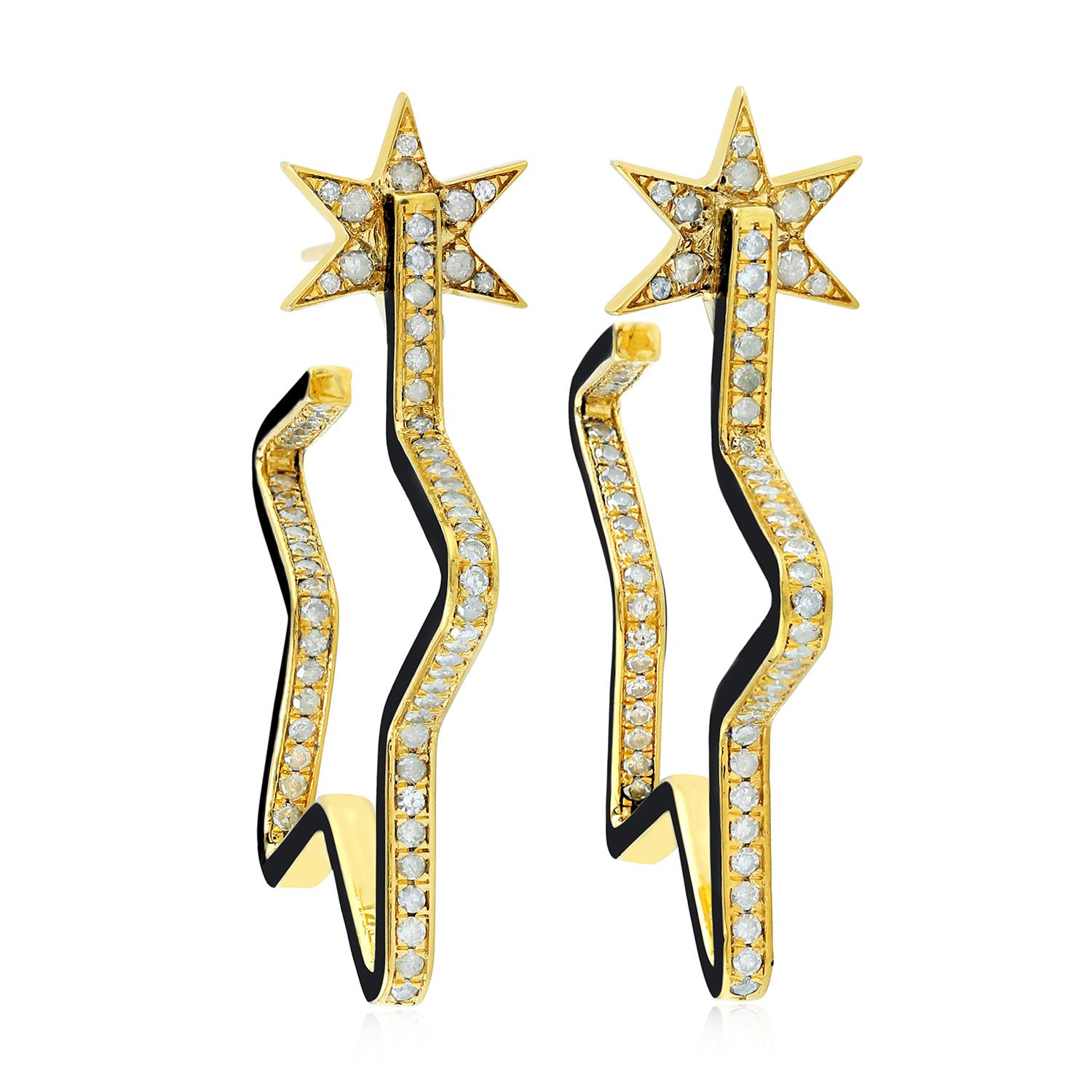 Taglio singolo Orecchini a cerchio a stella Inside Out con diamante in oro 14 carati in vendita
