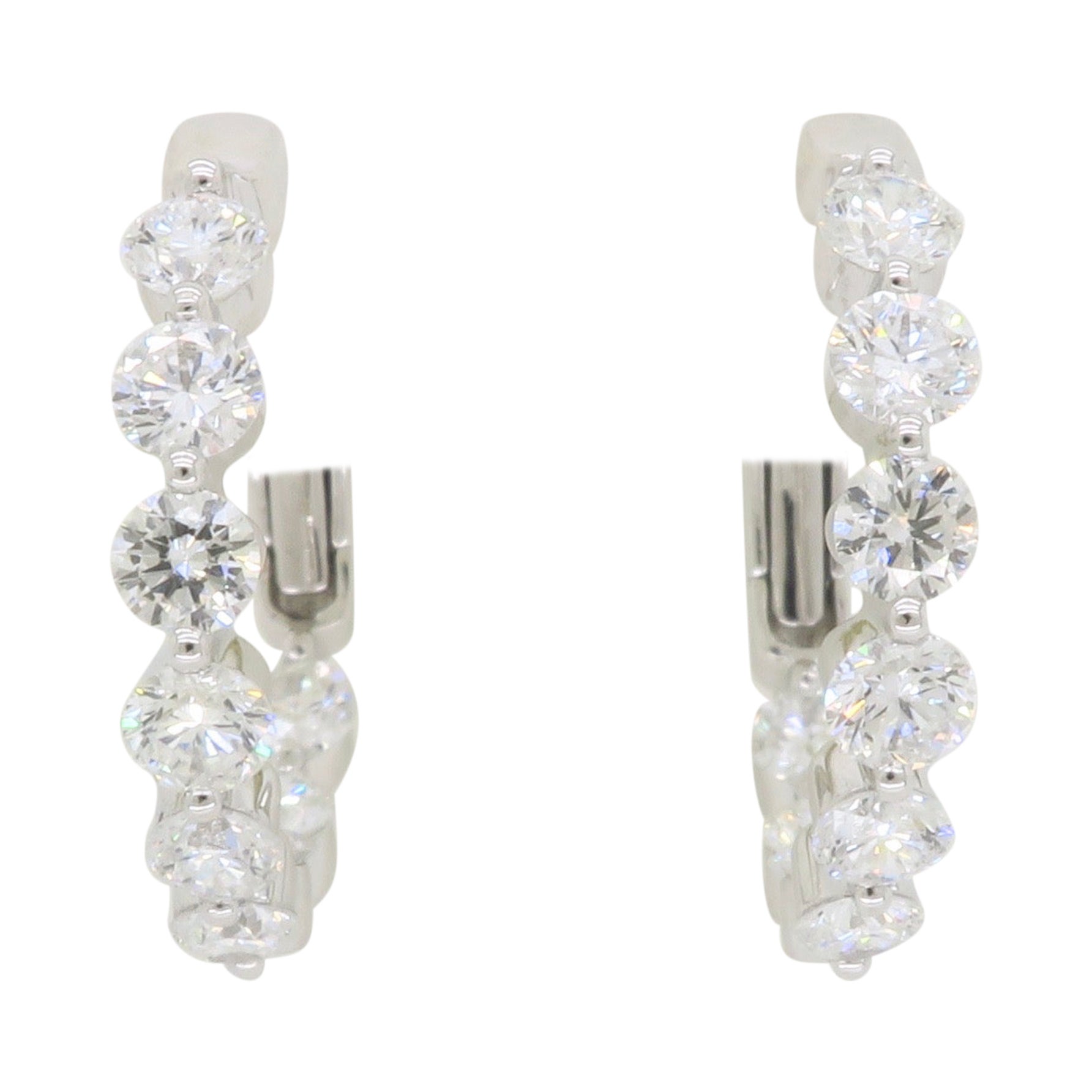 Innen-außen-Diamant-Reifen-Ohrringe