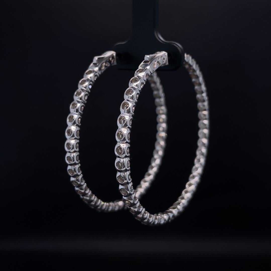  Inside Out Diamond Hoop Earrings in 18K Solid Gold In New Condition For Sale In New Delhi, DL