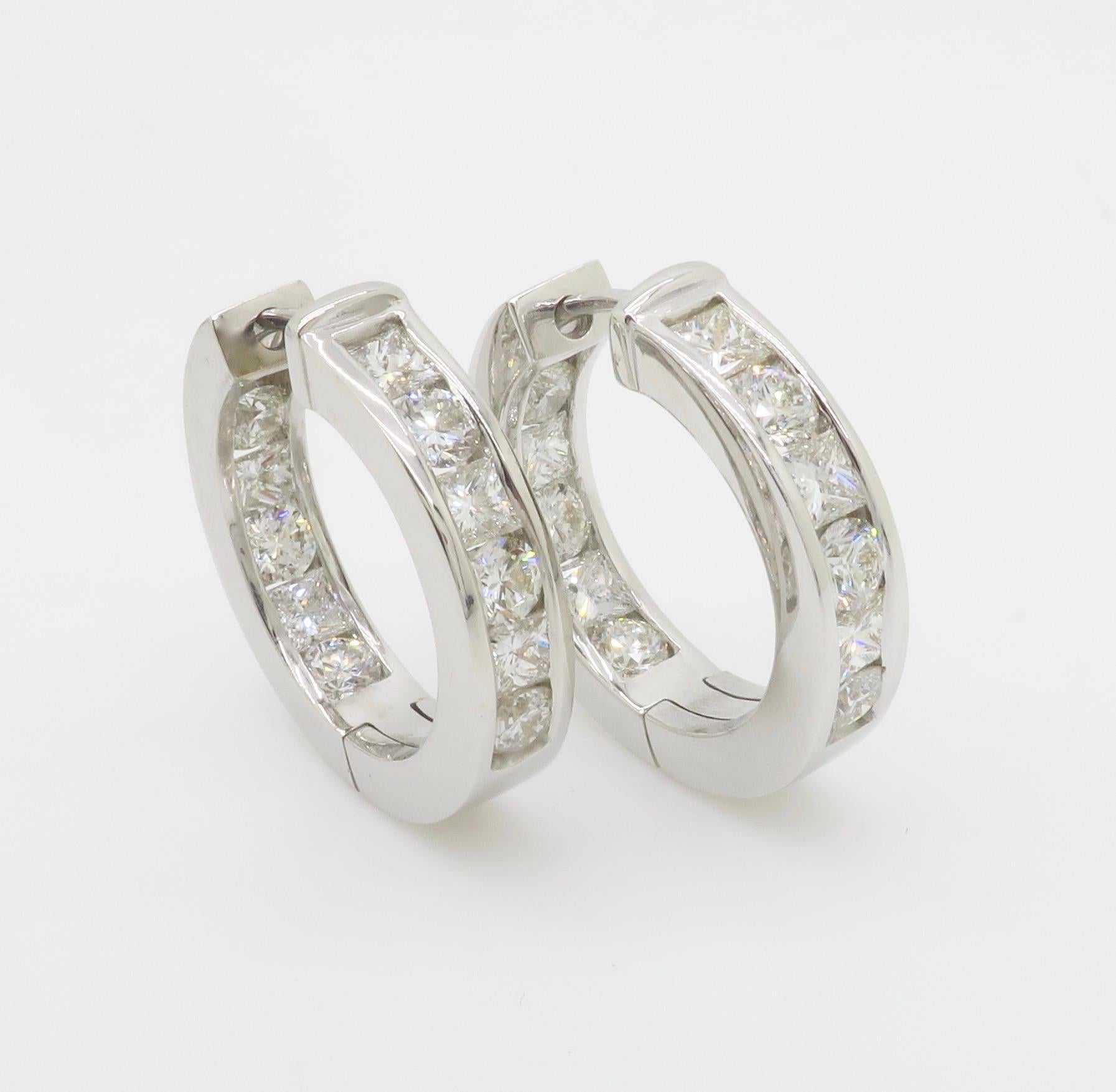 Inside-Out 3,70 Karat Diamant-Creolen mit runden Diamanten im Prinzessinnenschliff im Angebot 3