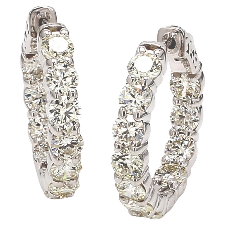 Orecchini a cerchio Inside Out con diamanti rotondi. D5,69ct.t.w.