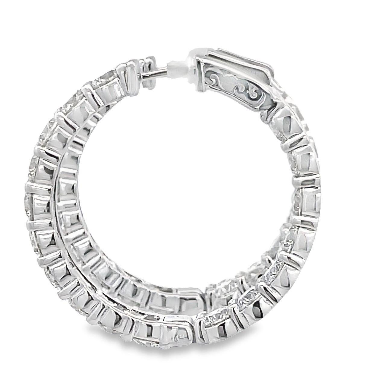 Donna Orecchini a cerchio Inside Out con diamanti rotondi.  D8,77ct.t.w. in vendita