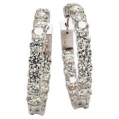Inside Out Hoop Earrings mit runden Diamanten.  D8.77ct.t.w.